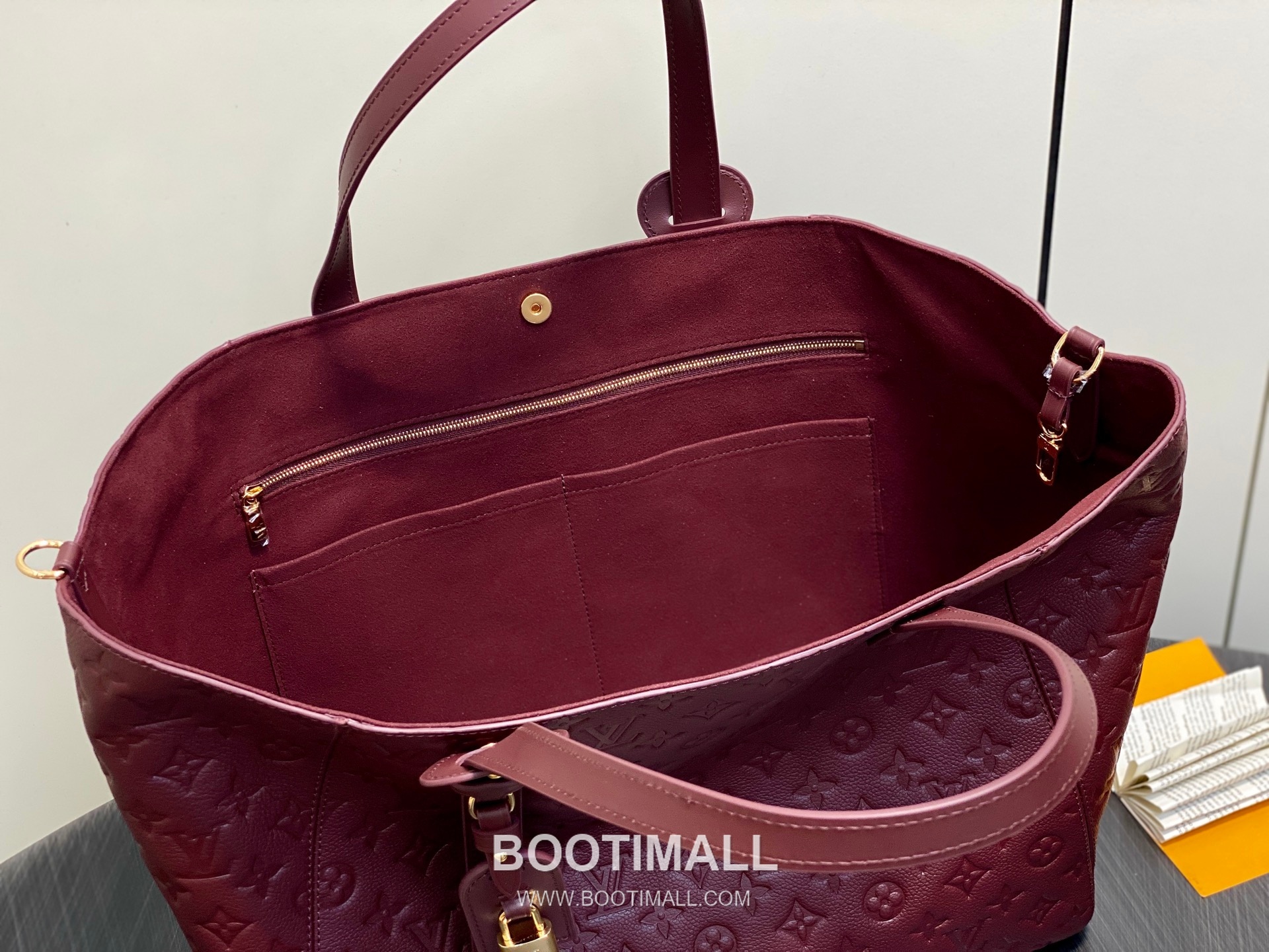 Louis Vuitton All In One Medium Monogram Empreinte Leather Burgundy Tote Bag 루이비통 올 인 원 미디엄 M25860 모노그램 앙프렝뜨 레더 버건디 토트백 56.5cm 14
