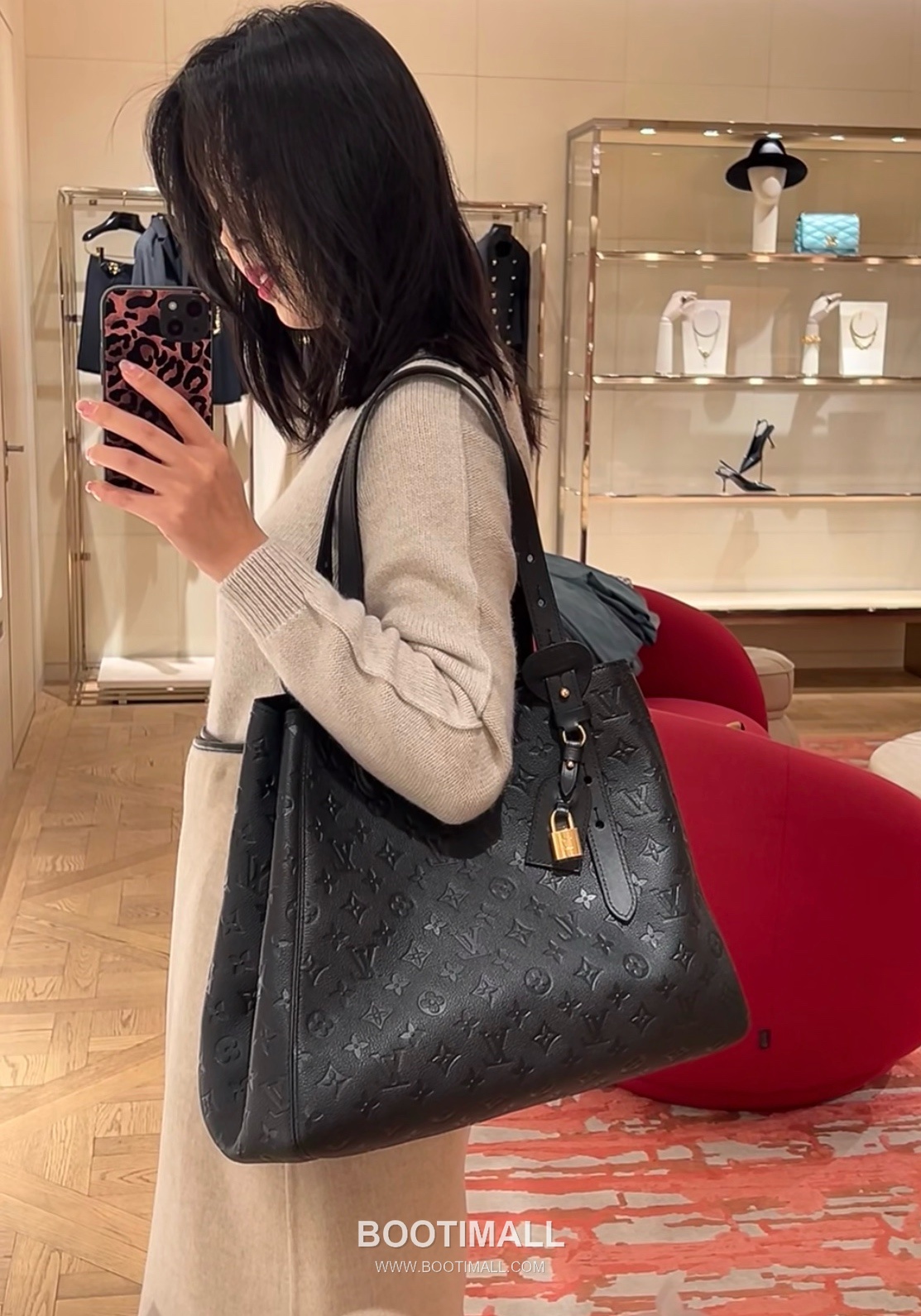 Louis Vuitton All In One Monogram Empreinte Medium Leather Black Tote Bag 루이비통 올 인 원 모노그램 앙프렝뜨 미디엄 레더 블랙 토트백 56.5cm 2