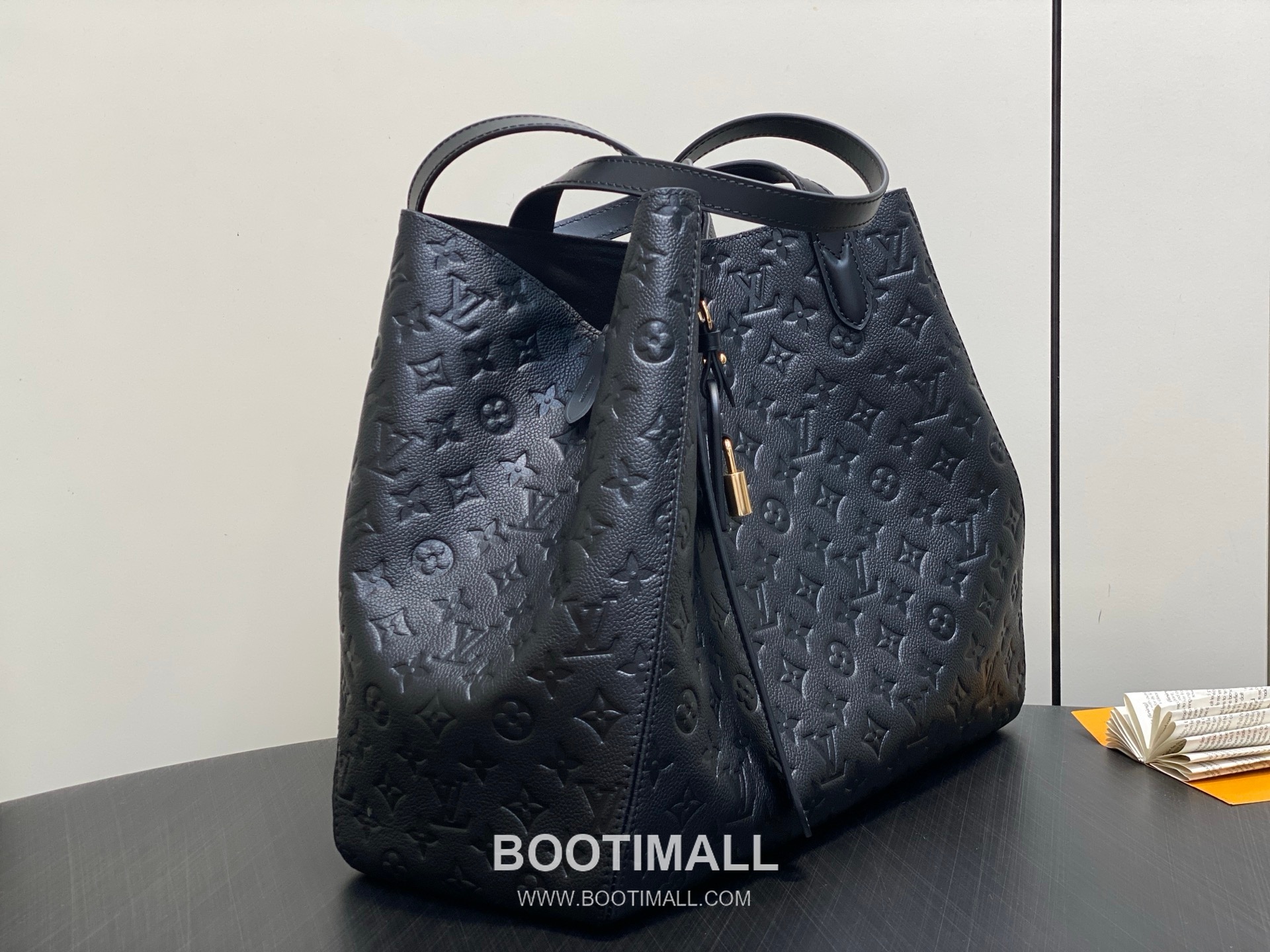 Louis Vuitton All In One Monogram Empreinte Medium Leather Black Tote Bag 루이비통 올 인 원 모노그램 앙프렝뜨 미디엄 레더 블랙 토트백 56.5cm 6