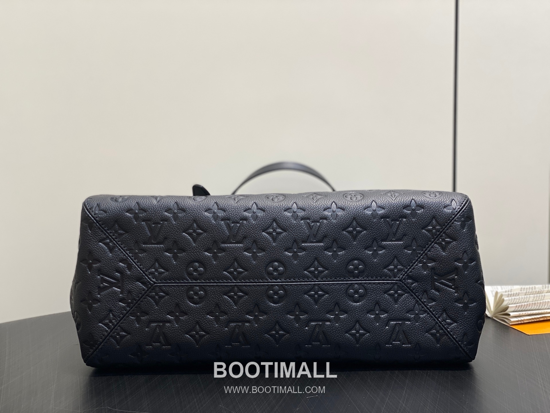 Louis Vuitton All In One Monogram Empreinte Medium Leather Black Tote Bag 루이비통 올 인 원 모노그램 앙프렝뜨 미디엄 레더 블랙 토트백 56.5cm 8
