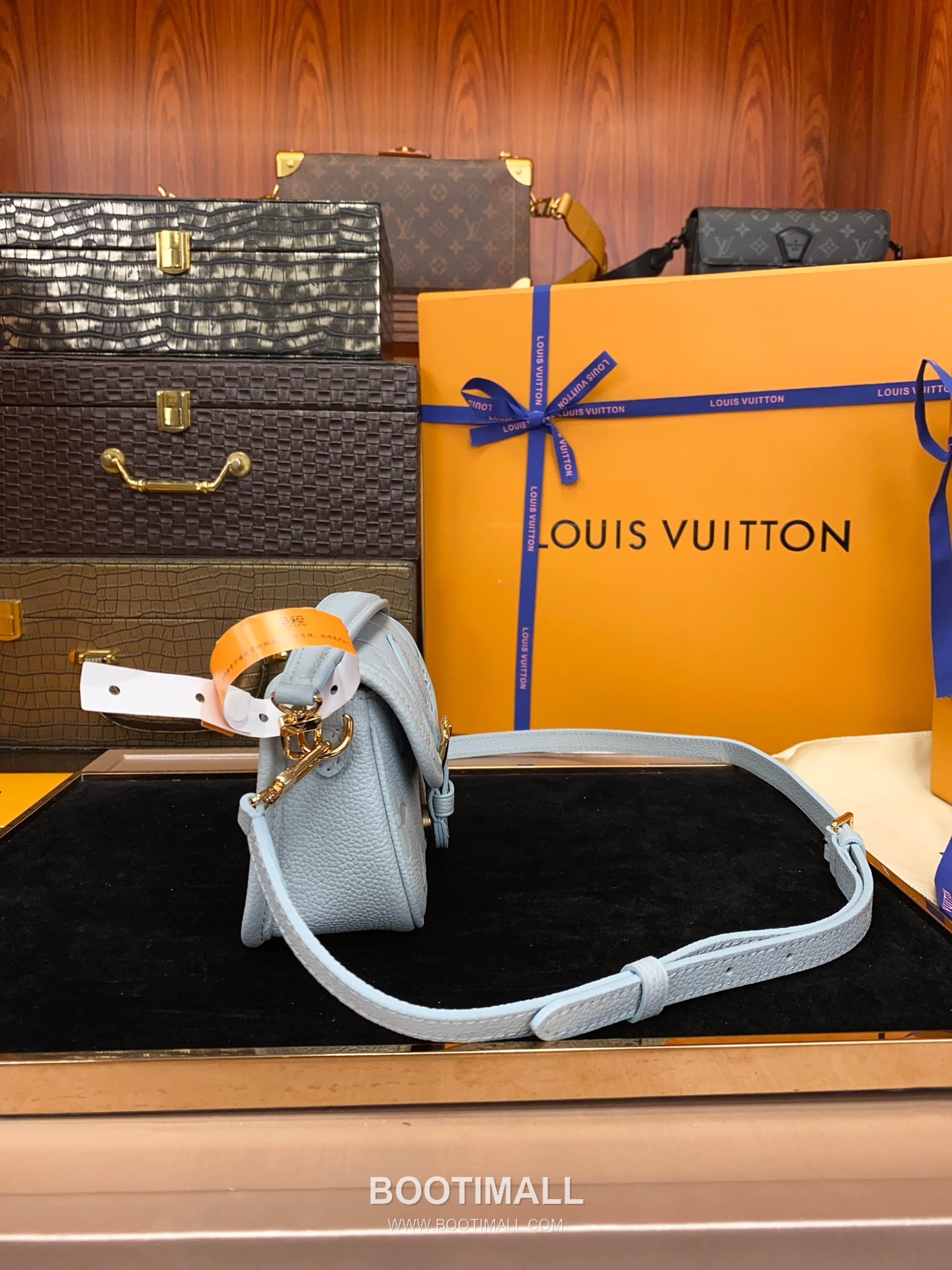Louis Vuitton Nano Diane Monogram Empreinte Leather Shoulder Bag 루이비통 나노 다이앤 모노그램 앙프렝뜨 숄더백 19cm 9