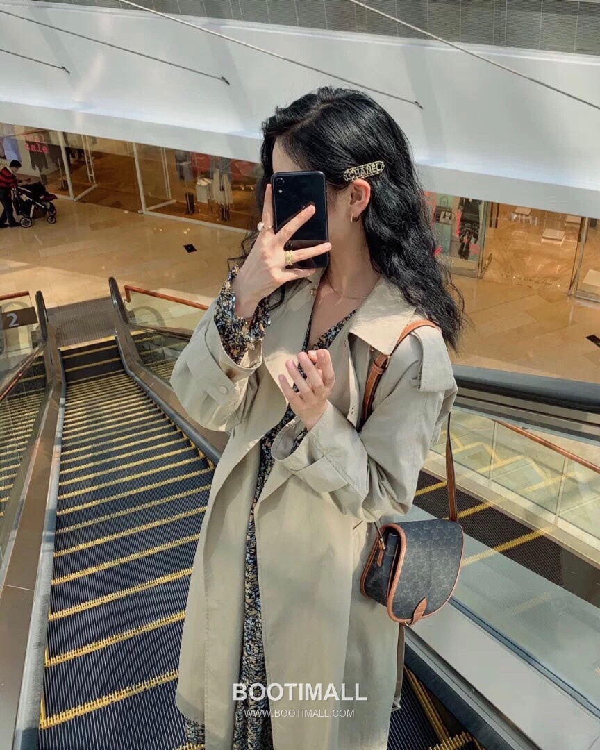 Celine Triomphe Monogram Saddle 191502 Canvas with Italian Cowhide Trim Brown Shoulder Bag 셀린느 트리옹프 모노그램 새들 191502 캔버스 이탈리아 소가죽 트리밍 브라운 숄더백 18cm 2
