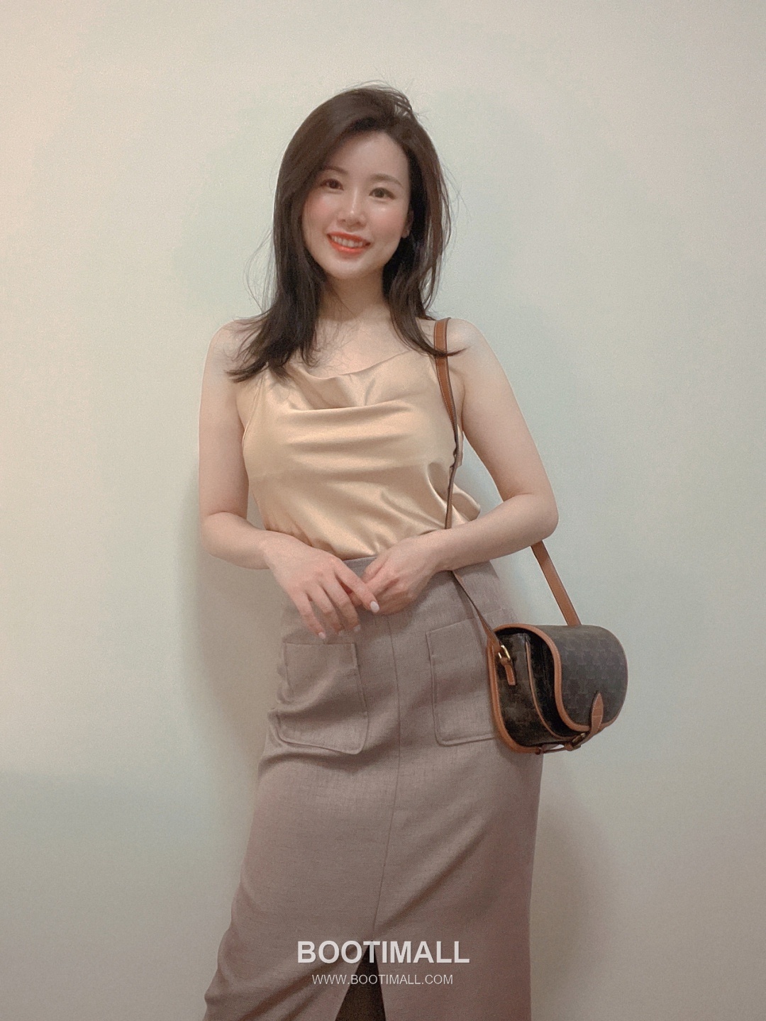 Celine Triomphe Monogram Saddle 191502 Canvas with Italian Cowhide Trim Brown Shoulder Bag 셀린느 트리옹프 모노그램 새들 191502 캔버스 이탈리아 소가죽 트리밍 브라운 숄더백 18cm 3