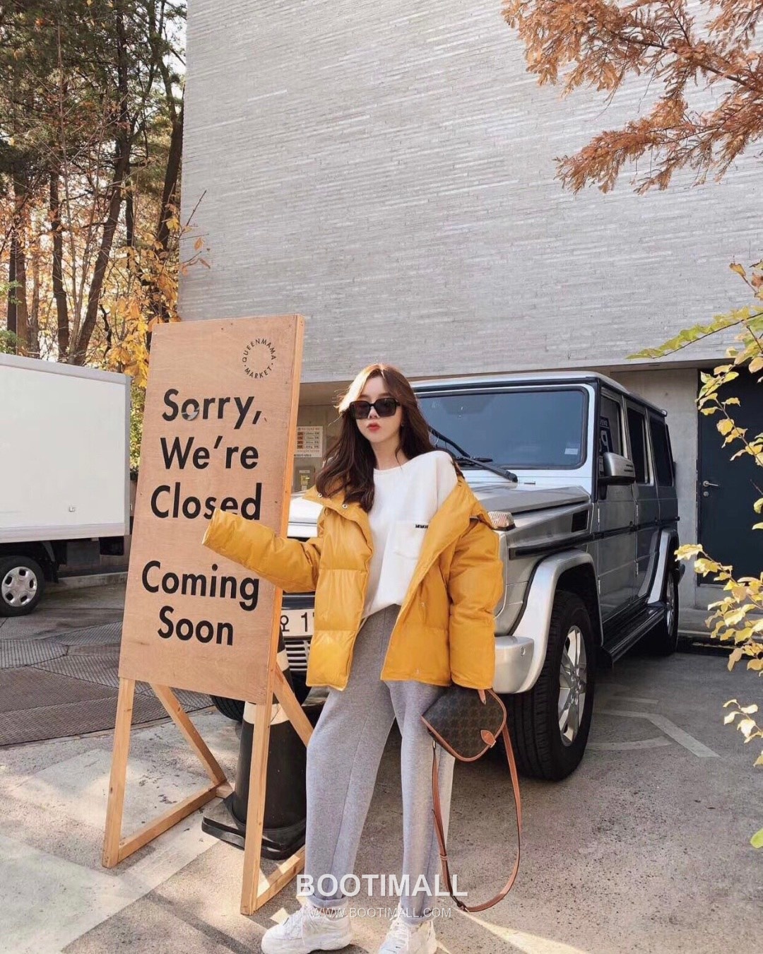 Celine Triomphe Monogram Saddle 191502 Canvas with Italian Cowhide Trim Brown Shoulder Bag 셀린느 트리옹프 모노그램 새들 191502 캔버스 이탈리아 소가죽 트리밍 브라운 숄더백 18cm 4