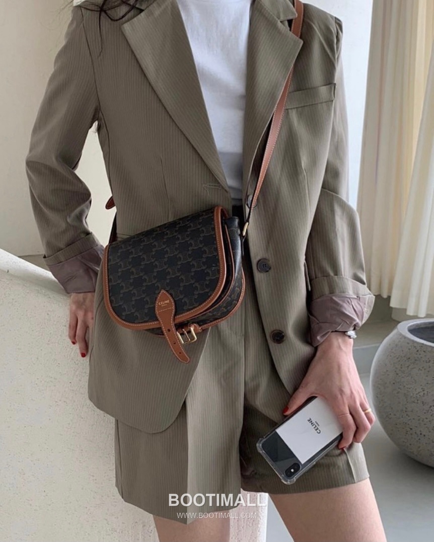 Celine Triomphe Monogram Saddle 191502 Canvas with Italian Cowhide Trim Brown Shoulder Bag 셀린느 트리옹프 모노그램 새들 191502 캔버스 이탈리아 소가죽 트리밍 브라운 숄더백 18cm 9