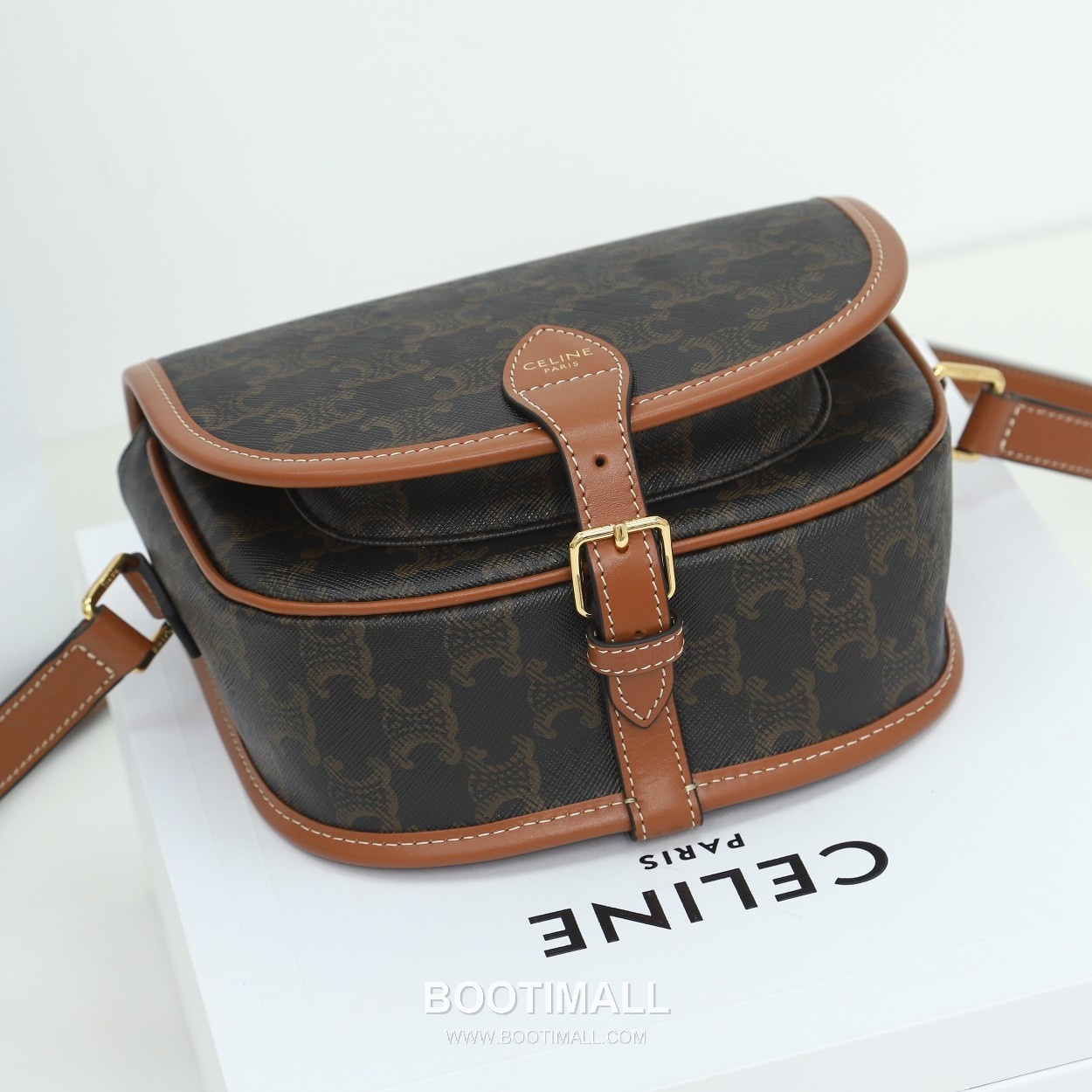 Celine Triomphe Monogram Saddle 191502 Canvas with Italian Cowhide Trim Brown Shoulder Bag 셀린느 트리옹프 모노그램 새들 191502 캔버스 이탈리아 소가죽 트리밍 브라운 숄더백 18cm 15
