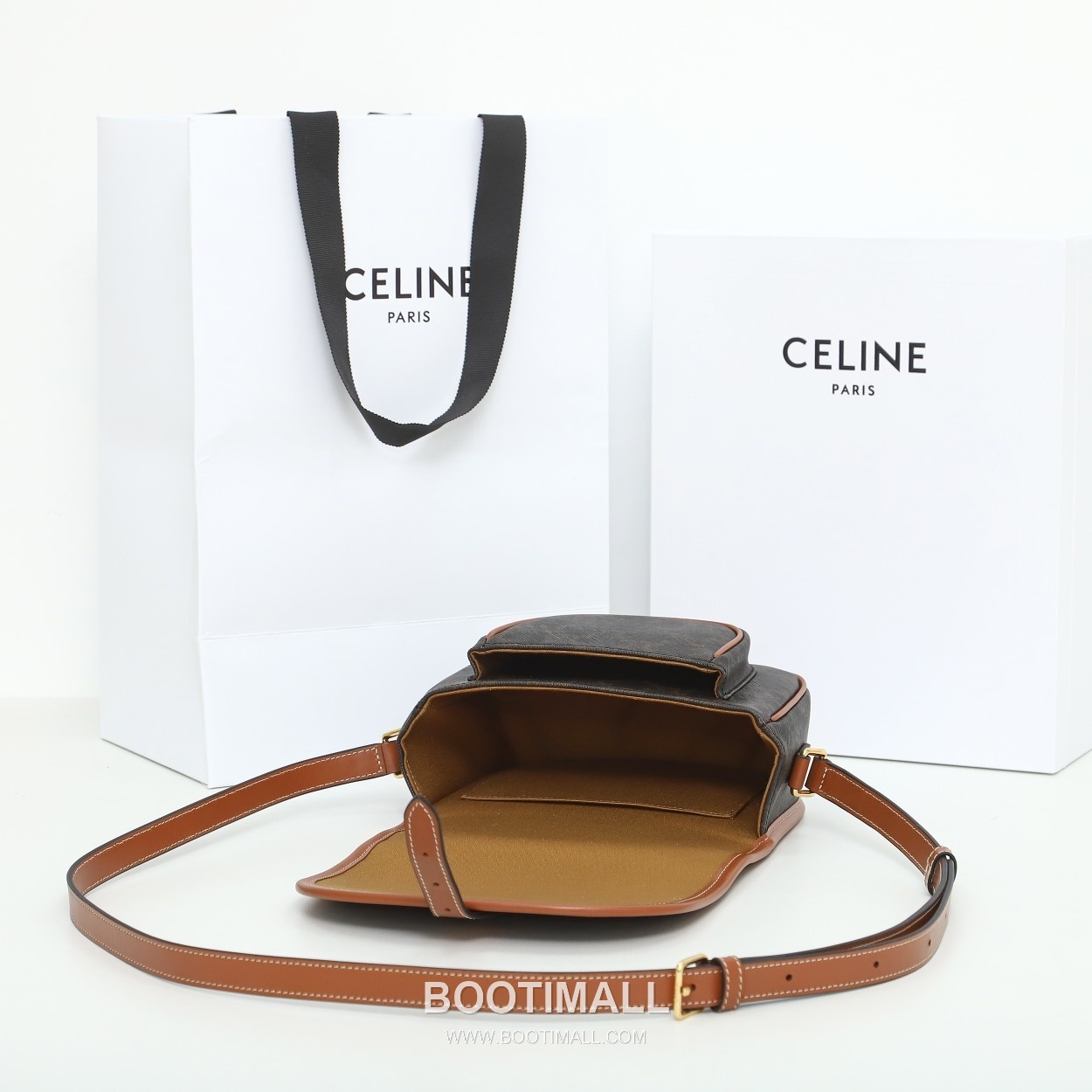 Celine Triomphe Monogram Saddle 191502 Canvas with Italian Cowhide Trim Brown Shoulder Bag 셀린느 트리옹프 모노그램 새들 191502 캔버스 이탈리아 소가죽 트리밍 브라운 숄더백 18cm 17