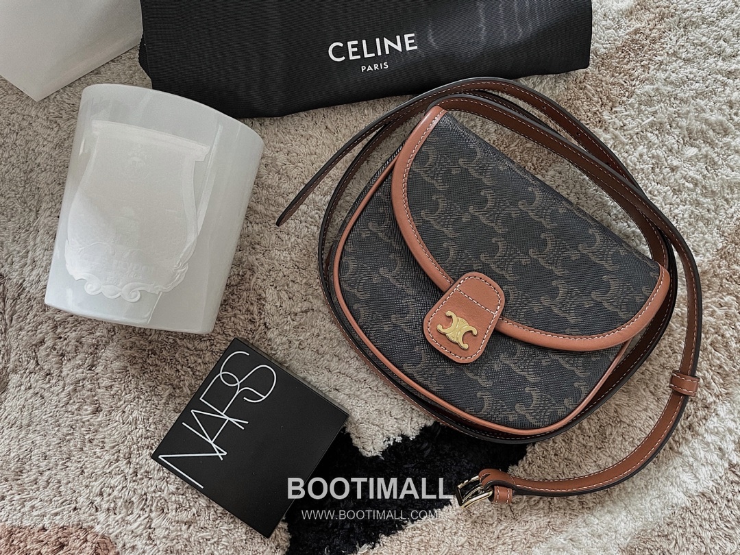 CELINE Triomphe Mini Saddle Calfskin Shoulder Bag 셀린느 트리옹프 미니 새들 카프스킨 숄더백 18cm 2