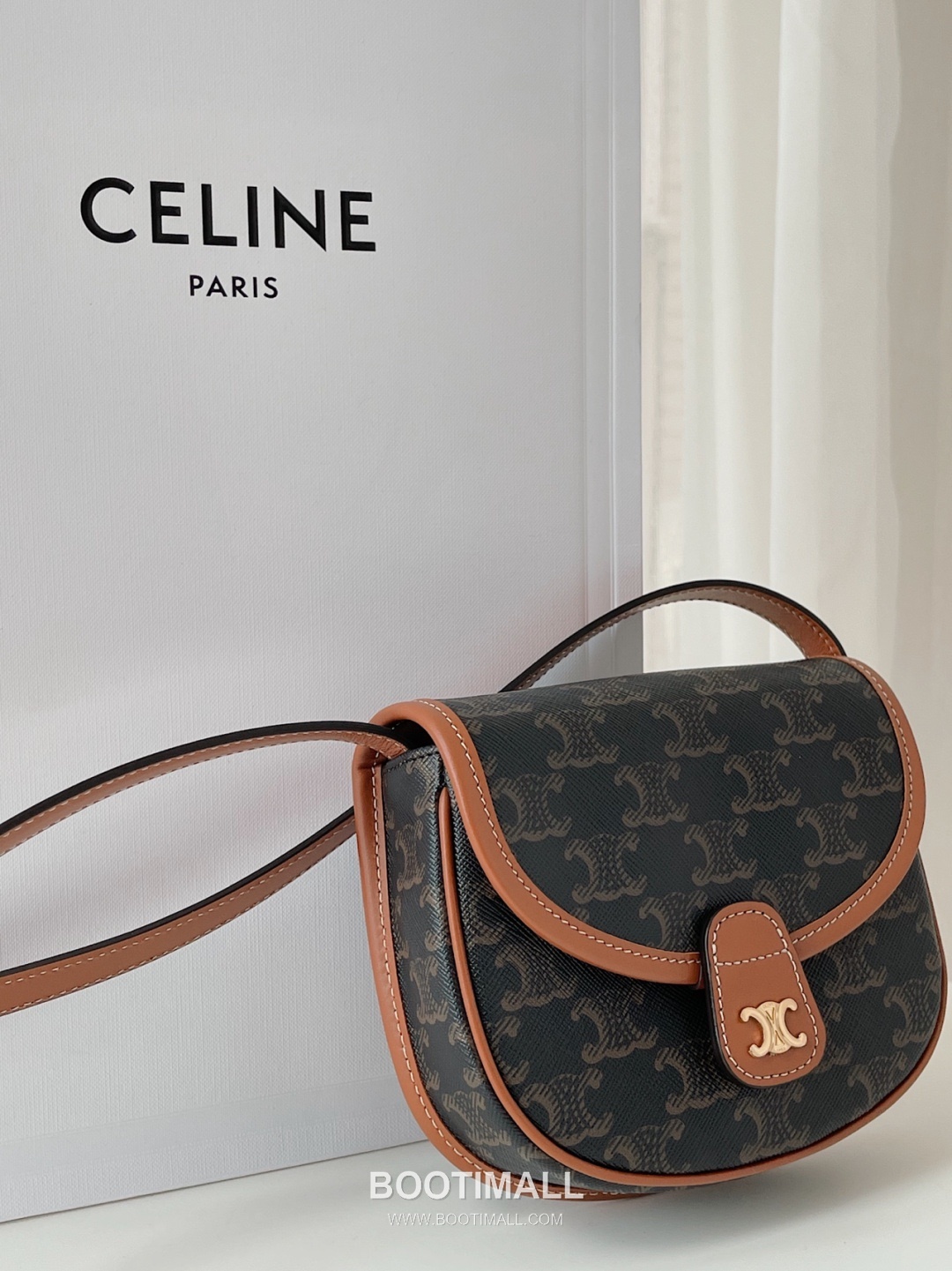 CELINE Triomphe Mini Saddle Calfskin Shoulder Bag 셀린느 트리옹프 미니 새들 카프스킨 숄더백 18cm 4