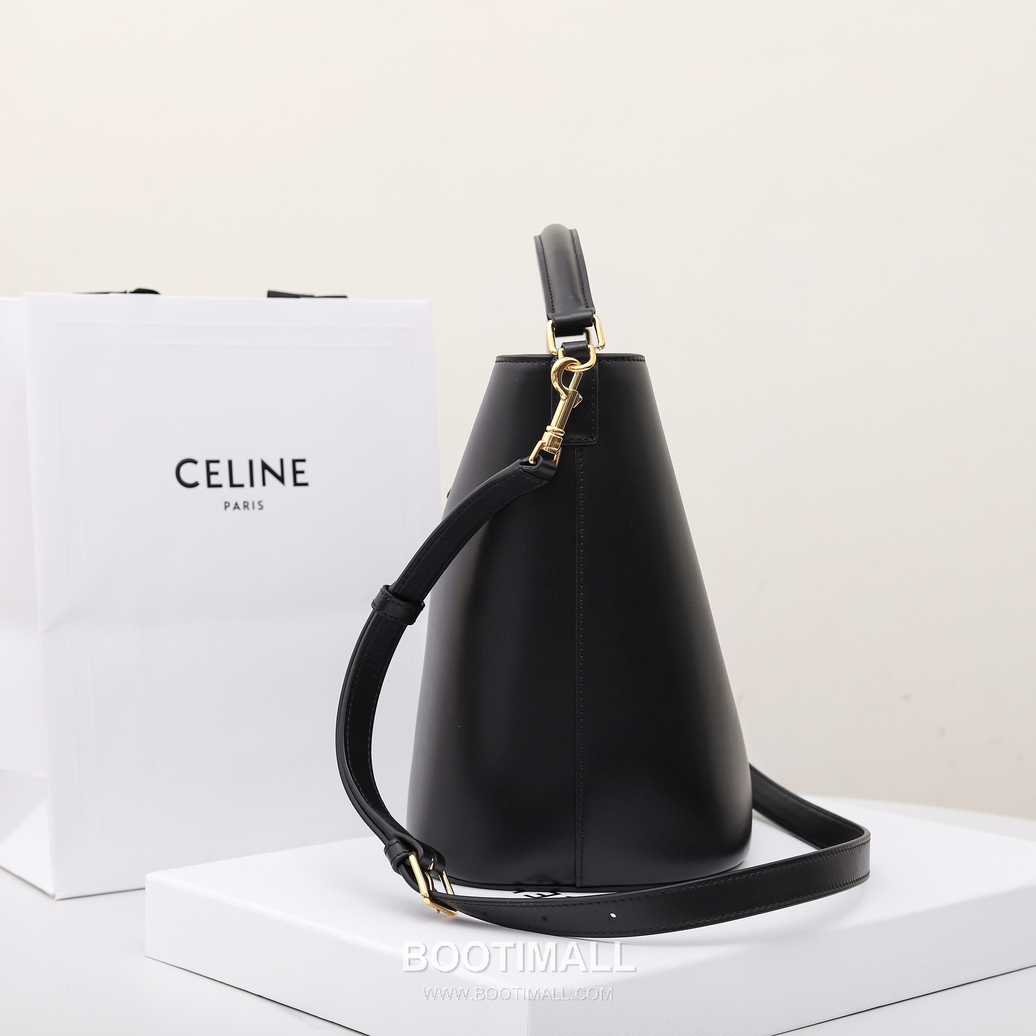 Celine 116613 Calfskin Shoulder Bag 셀린느 116613 카프스킨 숄더백 28cm 12