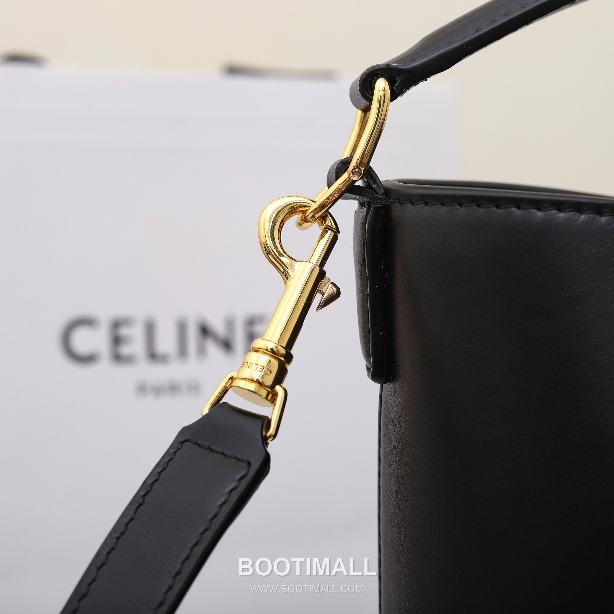 Celine 116613 Calfskin Shoulder Bag 셀린느 116613 카프스킨 숄더백 28cm 16