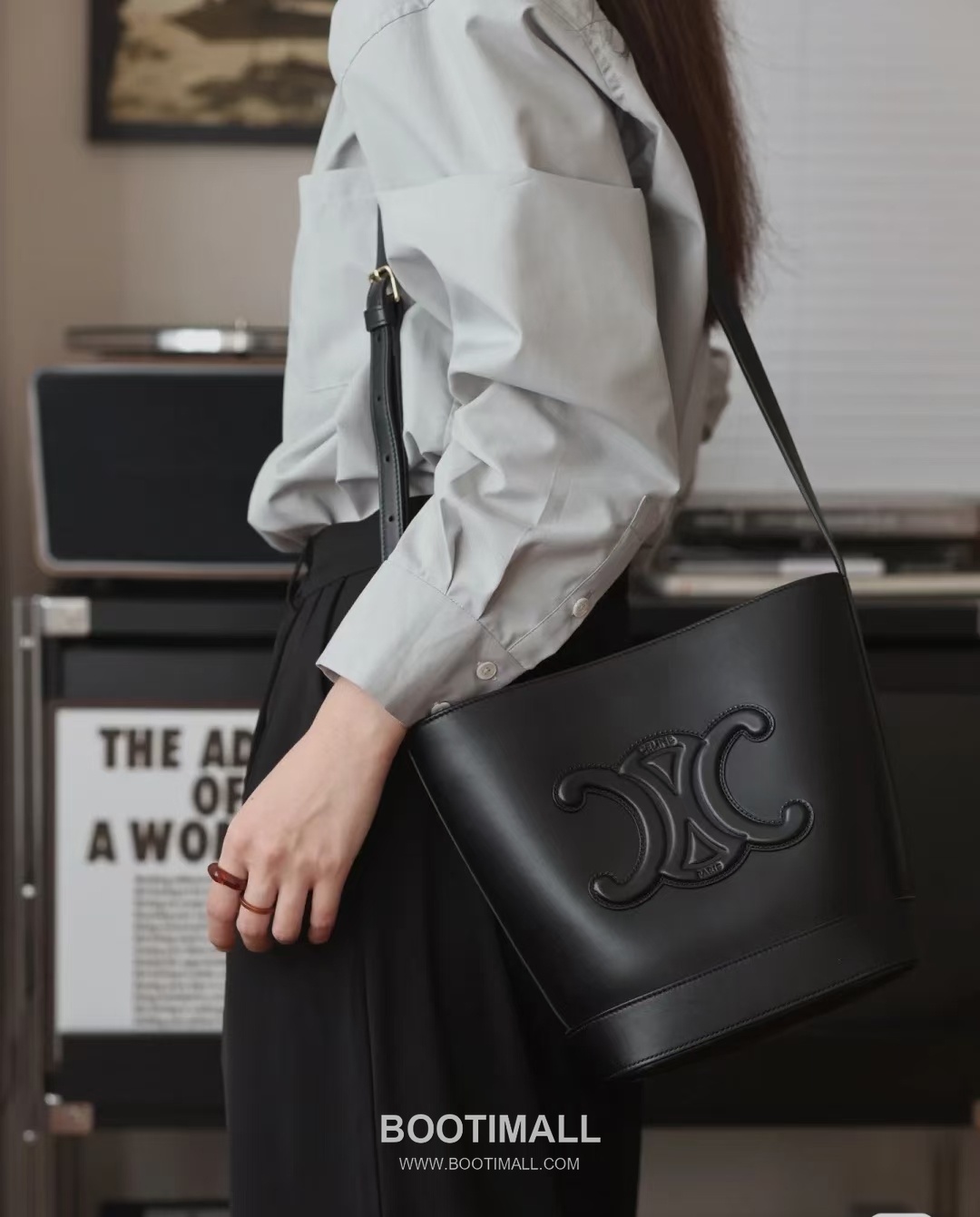 Celine LOGO Triomphe 113783 Calfskin Bucket Bag 셀린느 LOGO 113783 카프스킨 버킷백 22cm 2