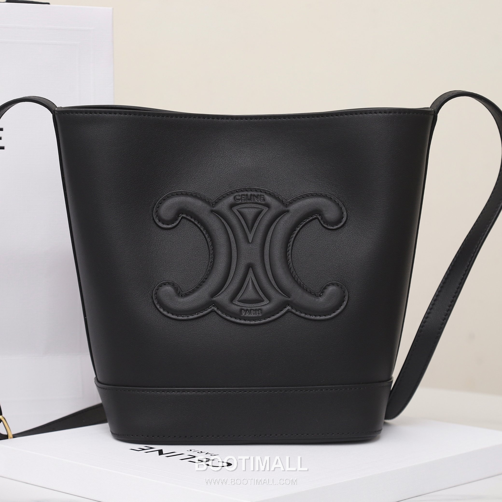 Celine LOGO Triomphe 113783 Calfskin Bucket Bag 셀린느 LOGO 113783 카프스킨 버킷백 22cm 14