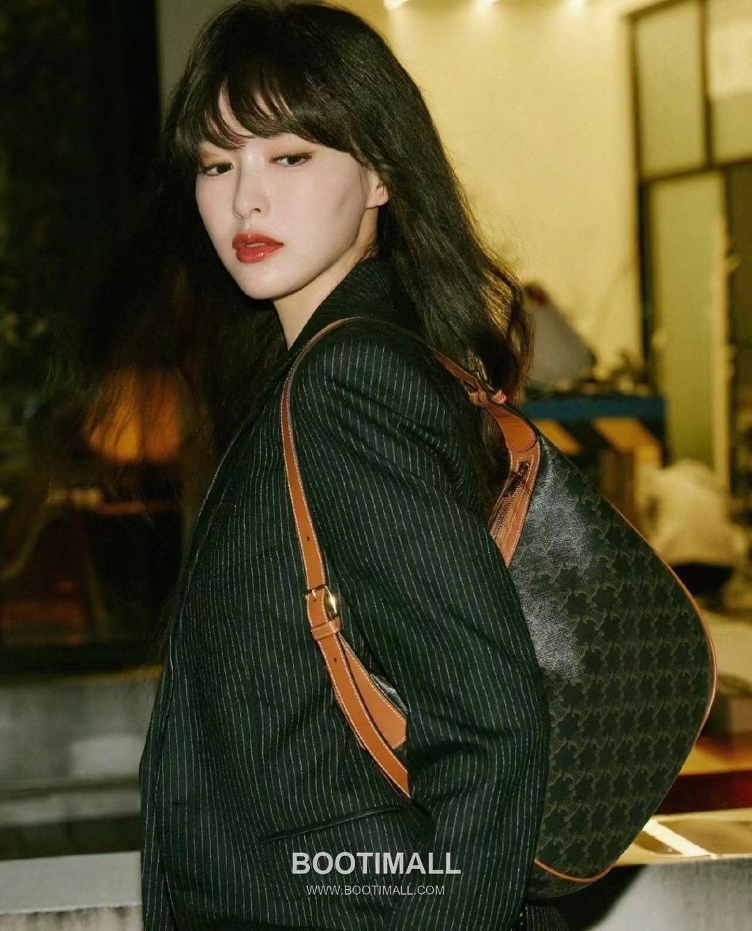 CELINE Triomphe Monogram Canvas Calfskin Hobo Bag 114713 셀린느 트리옹프 모노그램 캔버스 호보백 31cm 4