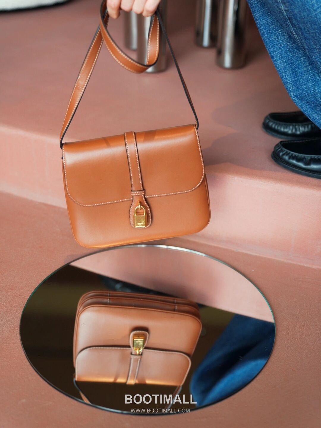 Celine Tabou 196583 Italian Cowhide Caramel Shoulder Bag 셀린느 타부 196583 이탈리아 소가죽 카라멜 숄더백 22cm 8