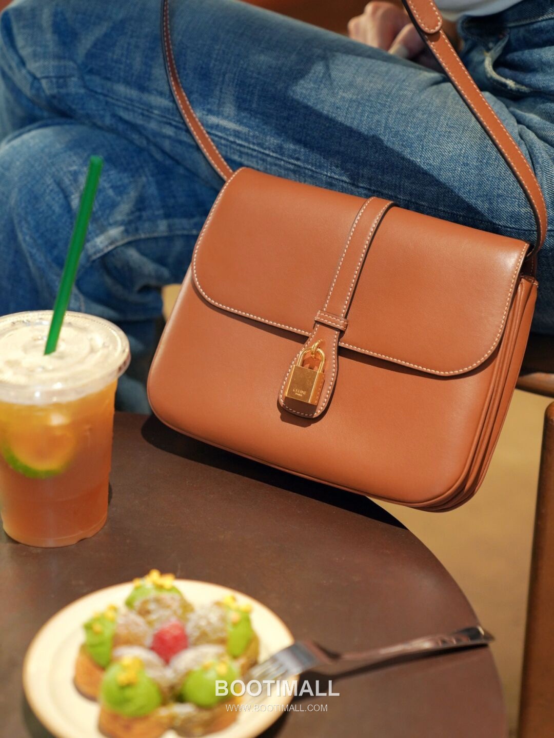Celine Tabou 196583 Italian Cowhide Caramel Shoulder Bag 셀린느 타부 196583 이탈리아 소가죽 카라멜 숄더백 22cm 9