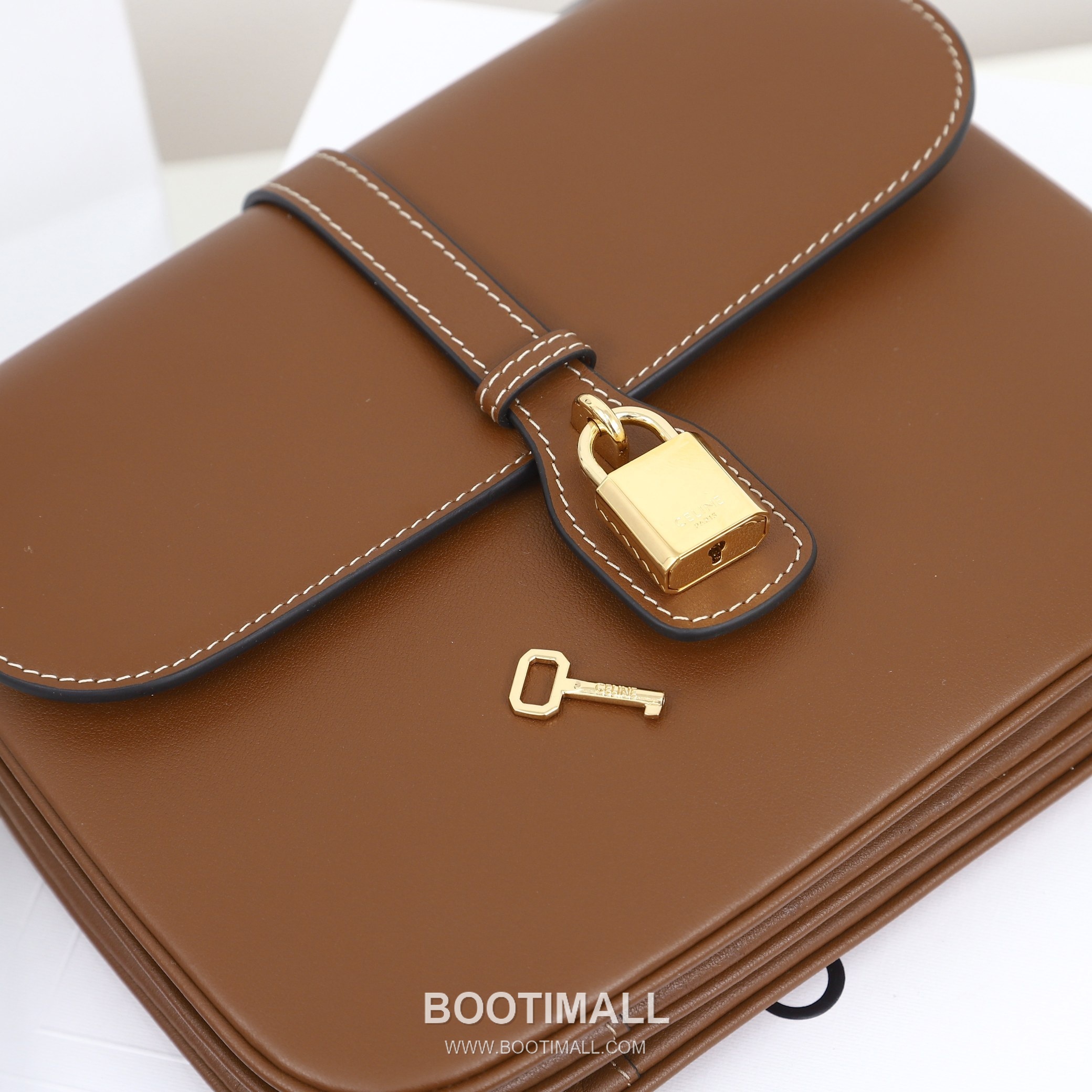 Celine Tabou 196583 Italian Cowhide Caramel Shoulder Bag 셀린느 타부 196583 이탈리아 소가죽 카라멜 숄더백 22cm 18