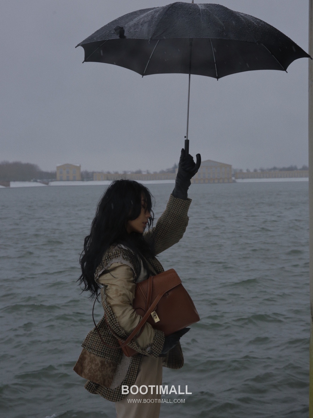 CELINE Teen Soft 16 Calfskin Leather Top Handle Bag 195543 셀린느 틴 소프트 16 카프스킨 탑핸들백 32cm 3