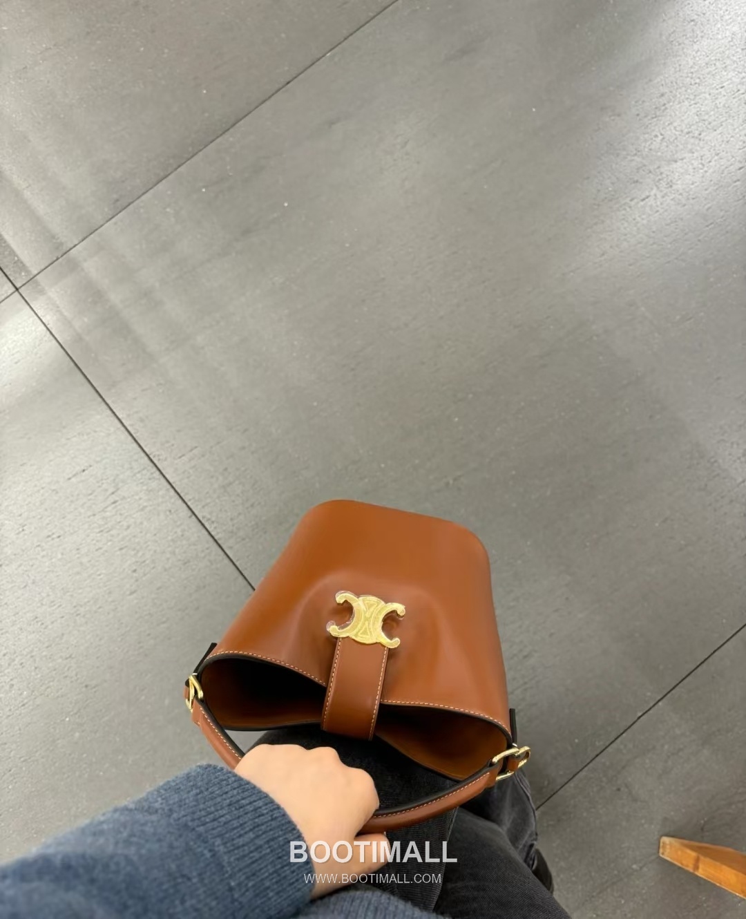CELINE Bucket Calfskin Leather Shoulder Bag 119173 셀린느 버킷 카프스킨 숄더백 19cm 4