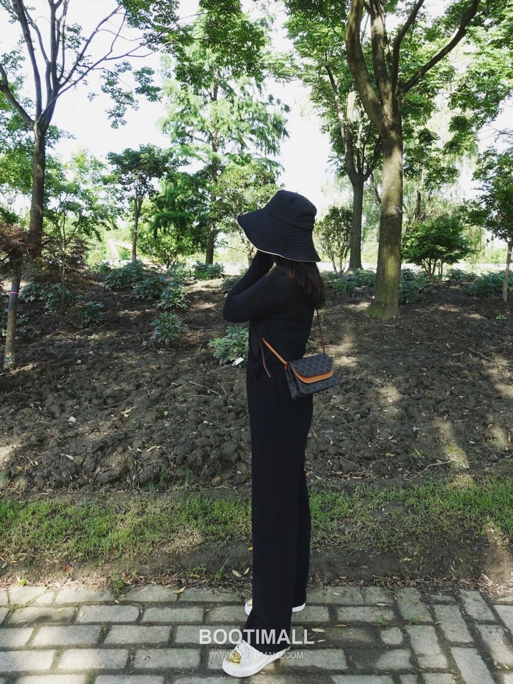 CELINE Wallet On Chain Calfskin Leather Crossbody Bag 10D852 셀린느 월렛 온 체인 카프스킨 크로스백 20cm 6