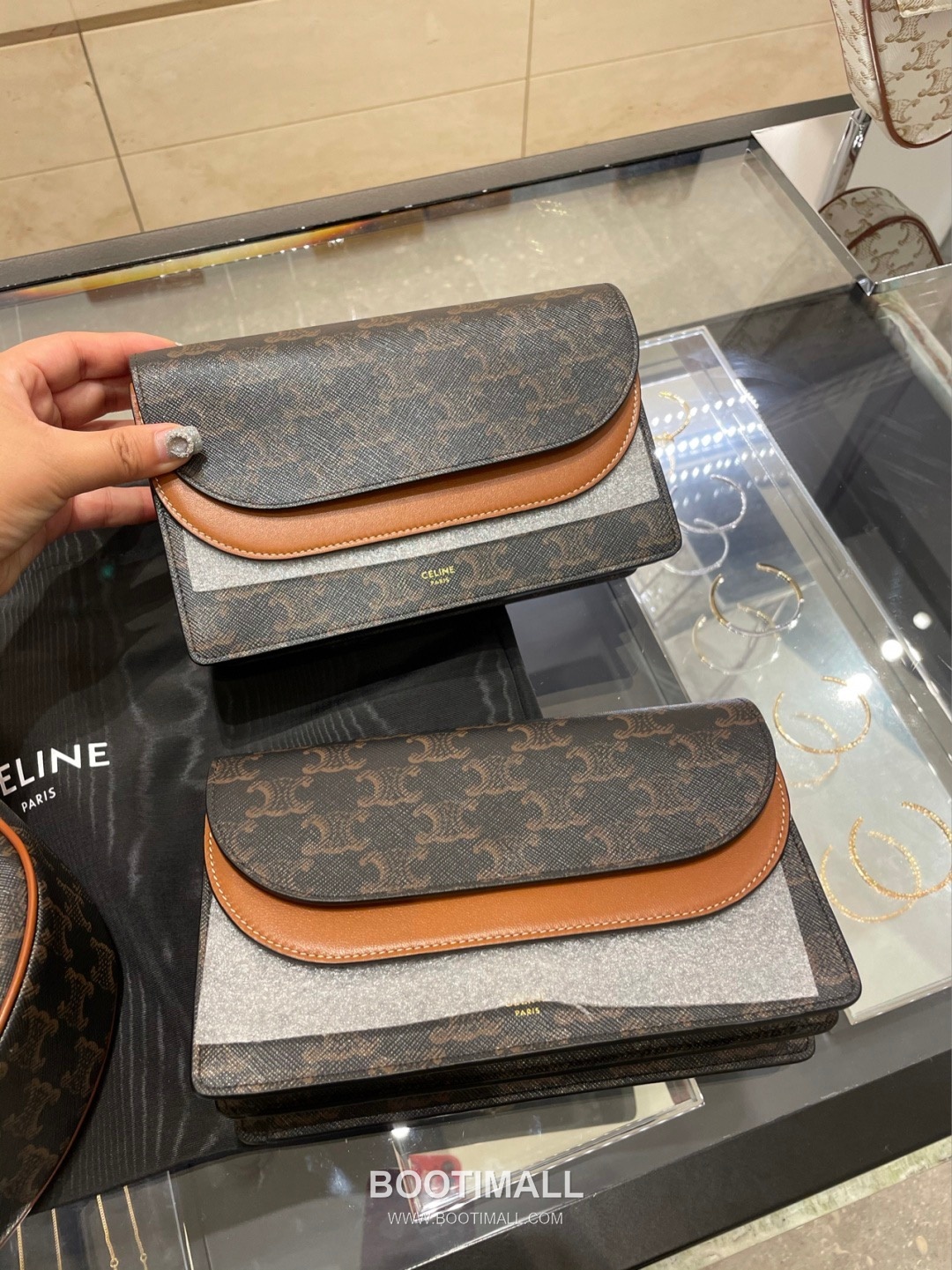 CELINE Wallet On Chain Calfskin Leather Crossbody Bag 10D852 셀린느 월렛 온 체인 카프스킨 크로스백 20cm 8