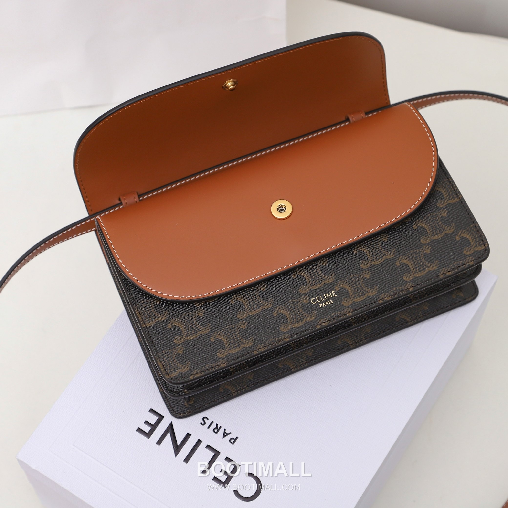 CELINE Wallet On Chain Calfskin Leather Crossbody Bag 10D852 셀린느 월렛 온 체인 카프스킨 크로스백 20cm 18