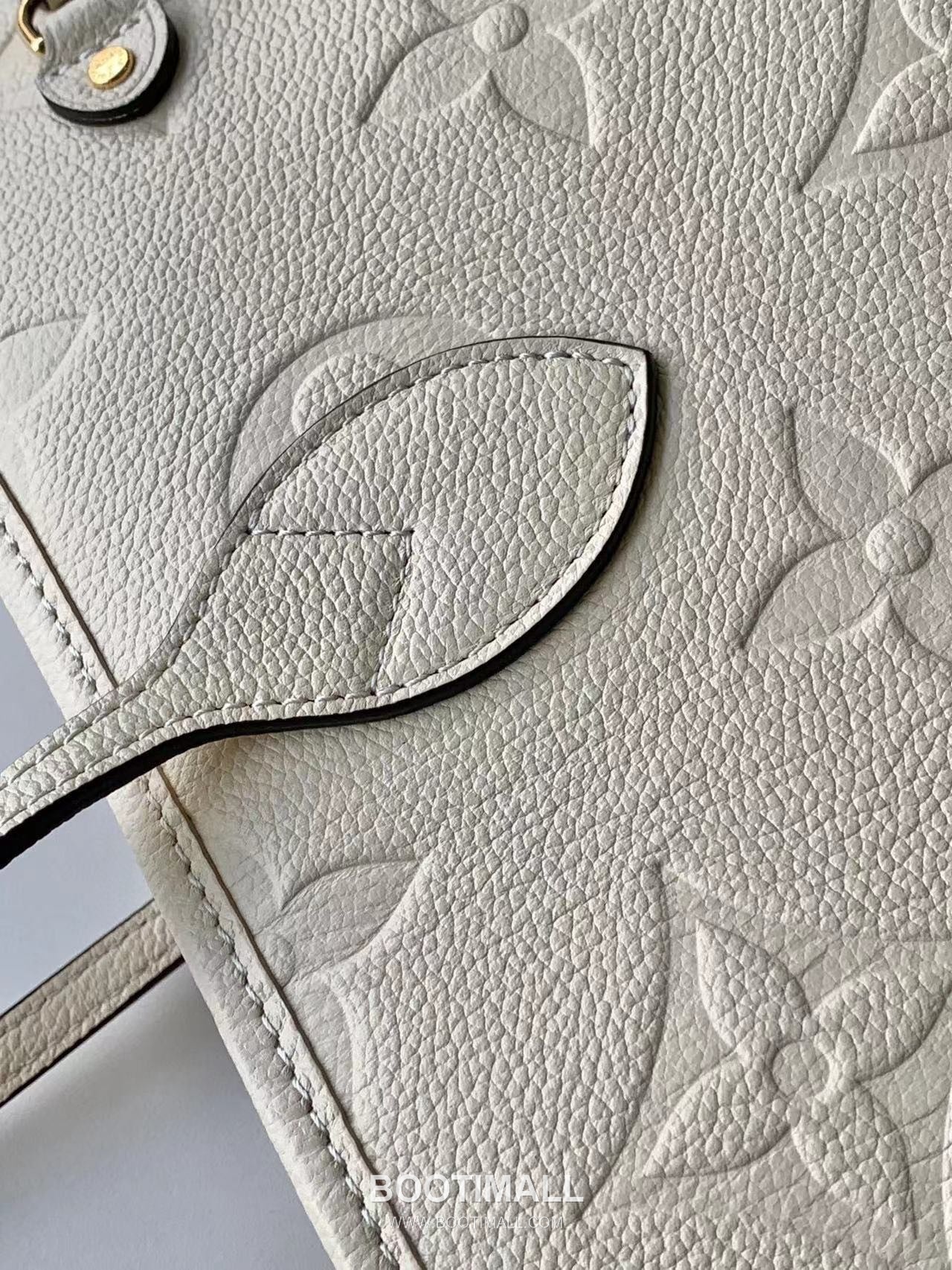 Louis Vuitton Neverfull MM M45686 Embossed Leather Tote Bag 루이비통 네버풀 MM 엠보스드 가죽 토트백 32cm

--- 5