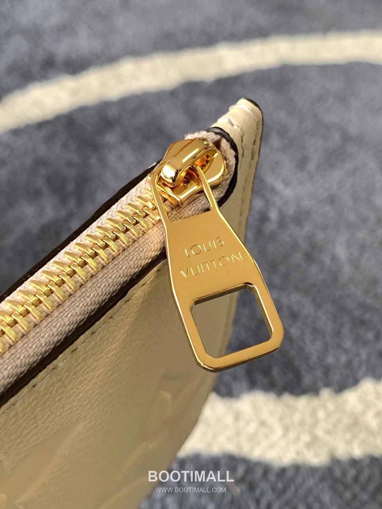 Louis Vuitton Neverfull MM M45686 Embossed Leather Tote Bag 루이비통 네버풀 MM 엠보스드 가죽 토트백 32cm

--- 7