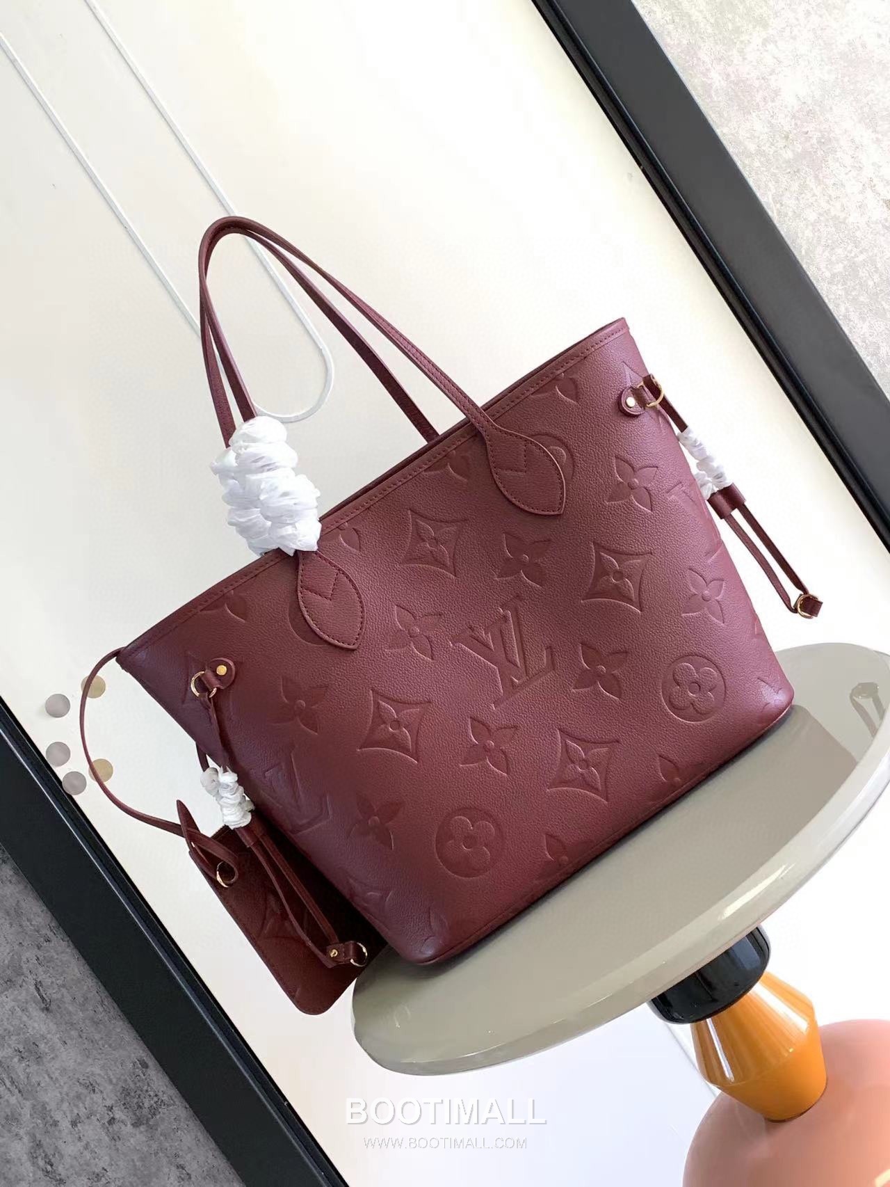 Louis Vuitton Neverfull MM M45686 Embossed Leather Tote Bag 루이비통 네버풀 MM 엠보스드 가죽 토트백 32cm

--- 1