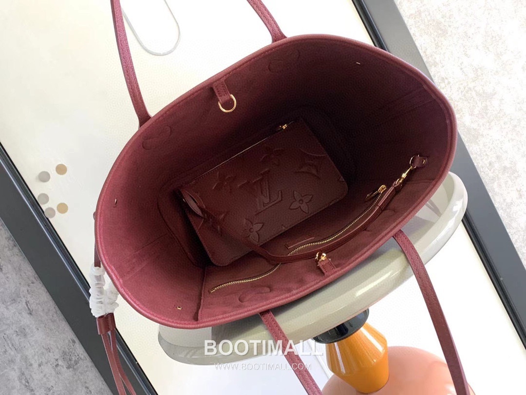Louis Vuitton Neverfull MM M45686 Embossed Leather Tote Bag 루이비통 네버풀 MM 엠보스드 가죽 토트백 32cm

--- 8