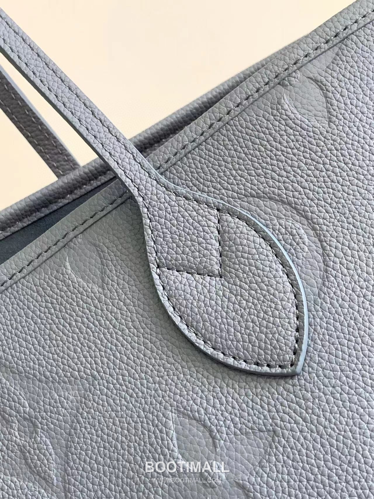 Louis Vuitton Neverfull MM M45686 Embossed Leather Tote Bag 루이비통 네버풀 MM 엠보스드 가죽 토트백 32cm

--- 4