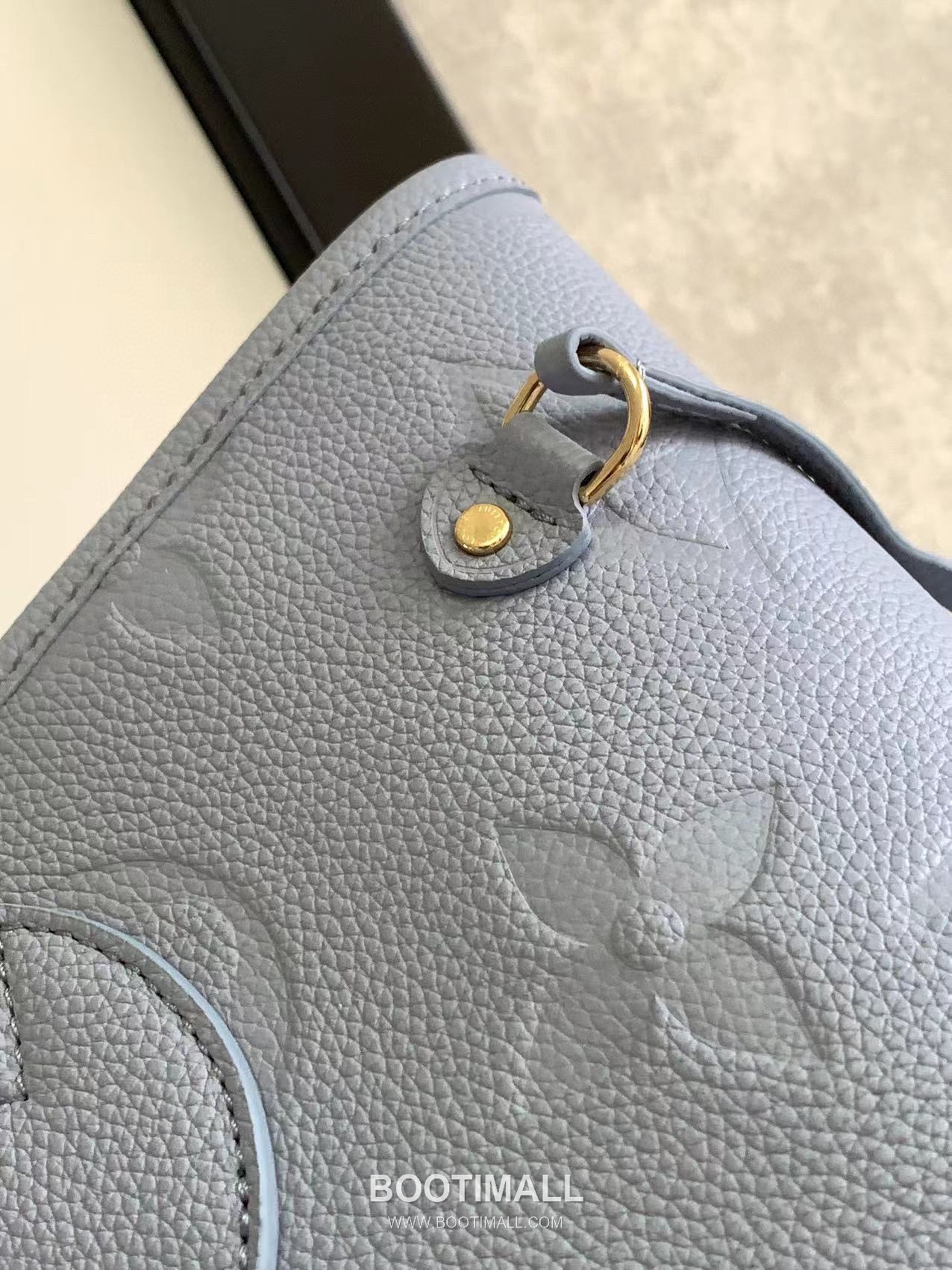 Louis Vuitton Neverfull MM M45686 Embossed Leather Tote Bag 루이비통 네버풀 MM 엠보스드 가죽 토트백 32cm

--- 5