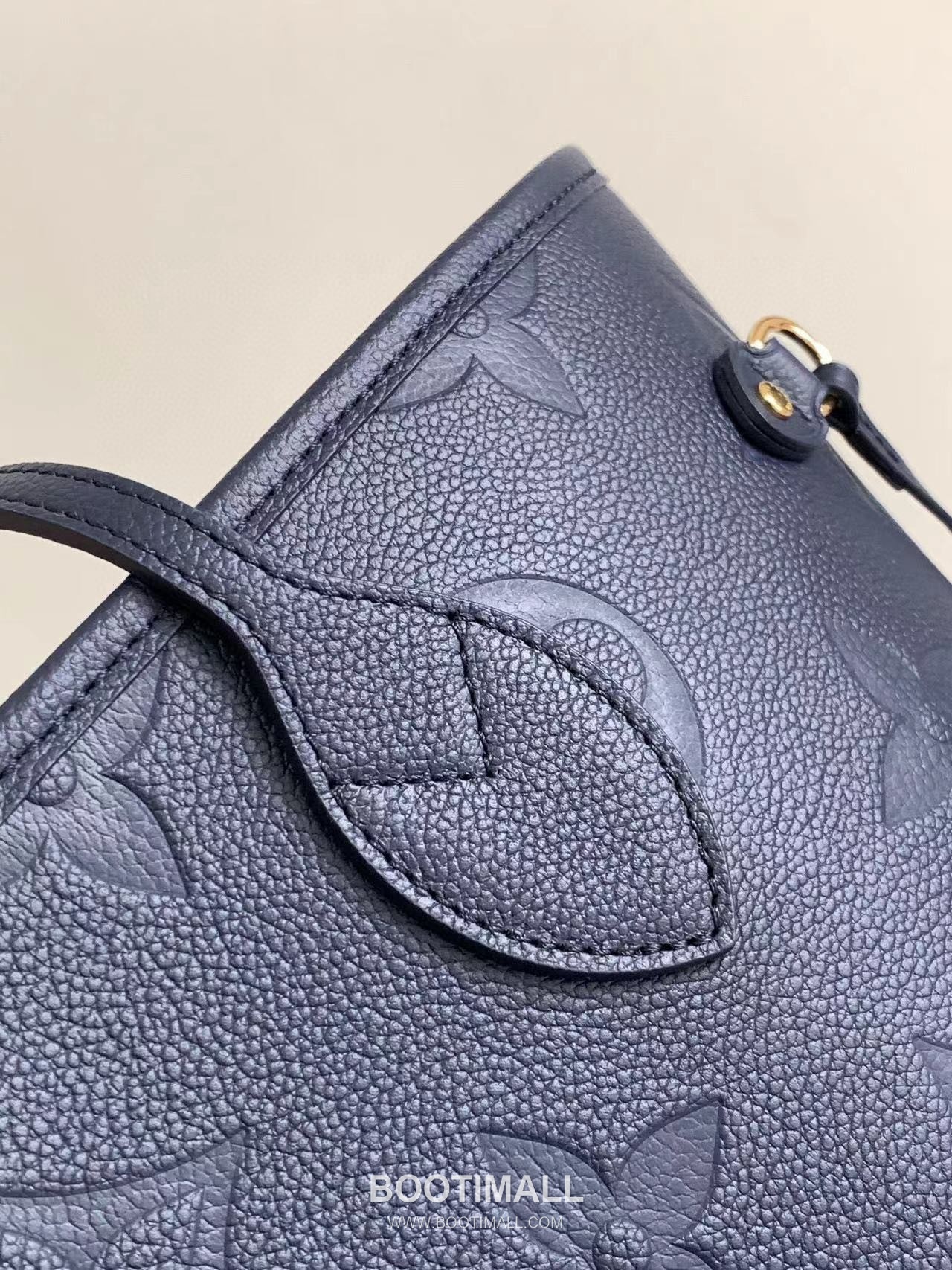 Louis Vuitton Neverfull MM M45686 Embossed Leather Tote Bag 루이비통 네버풀 MM 엠보스드 가죽 토트백 32cm

--- 6