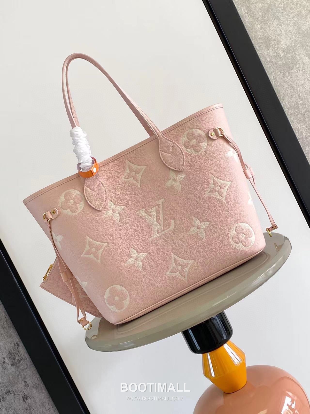 Louis Vuitton Neverfull MM M45686 Embossed Leather Tote Bag 루이비통 네버풀 MM 엠보스드 가죽 토트백 32cm

--- 1