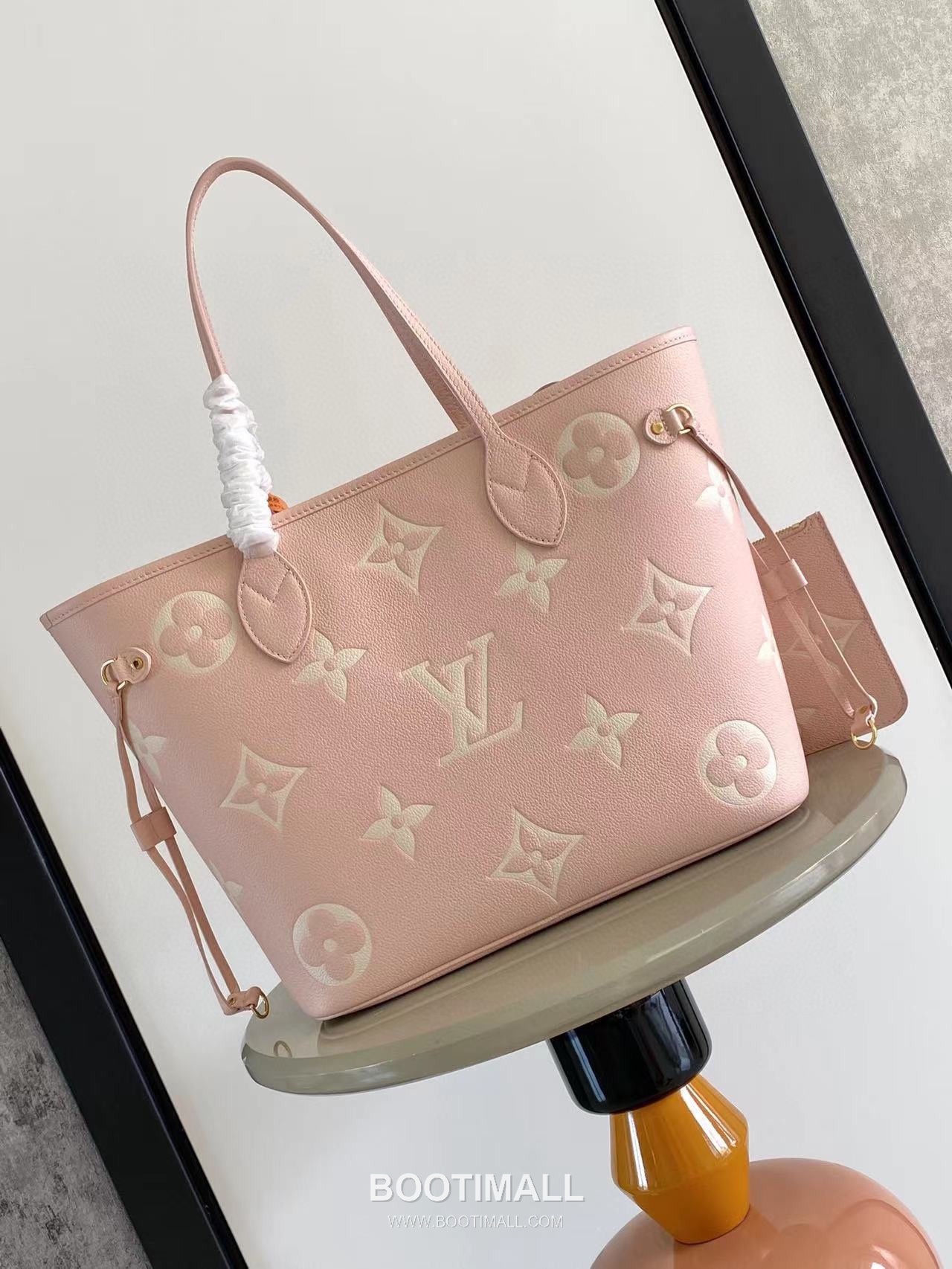 Louis Vuitton Neverfull MM M45686 Embossed Leather Tote Bag 루이비통 네버풀 MM 엠보스드 가죽 토트백 32cm

--- 3