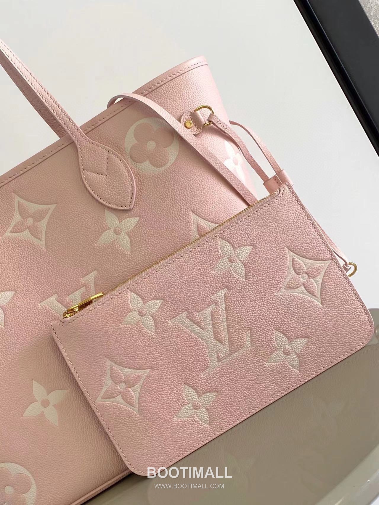 Louis Vuitton Neverfull MM M45686 Embossed Leather Tote Bag 루이비통 네버풀 MM 엠보스드 가죽 토트백 32cm

--- 7