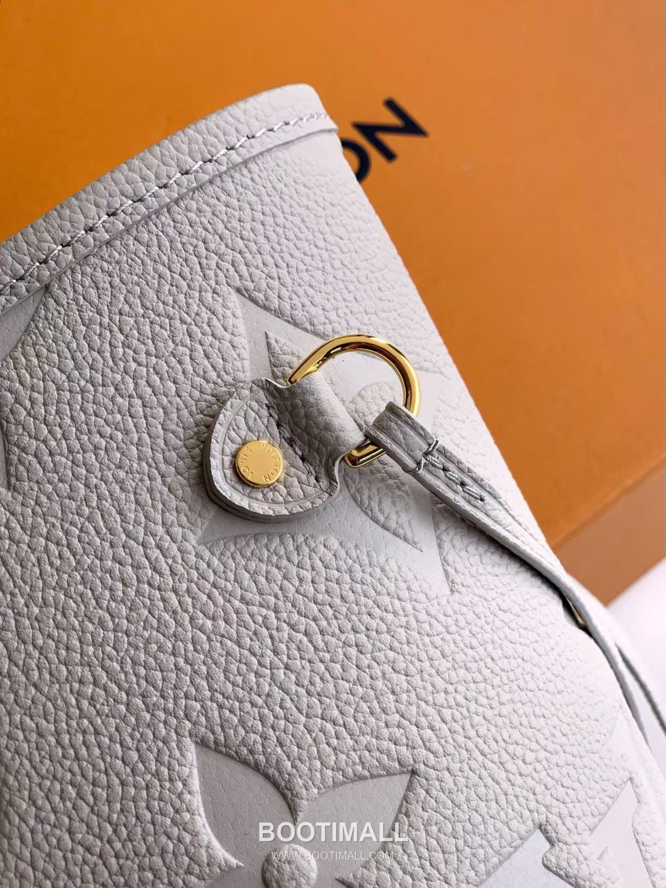 Louis Vuitton Neverfull MM M45686 Embossed Leather Tote Bag 루이비통 네버풀 MM 엠보스드 가죽 토트백 32cm

--- 6