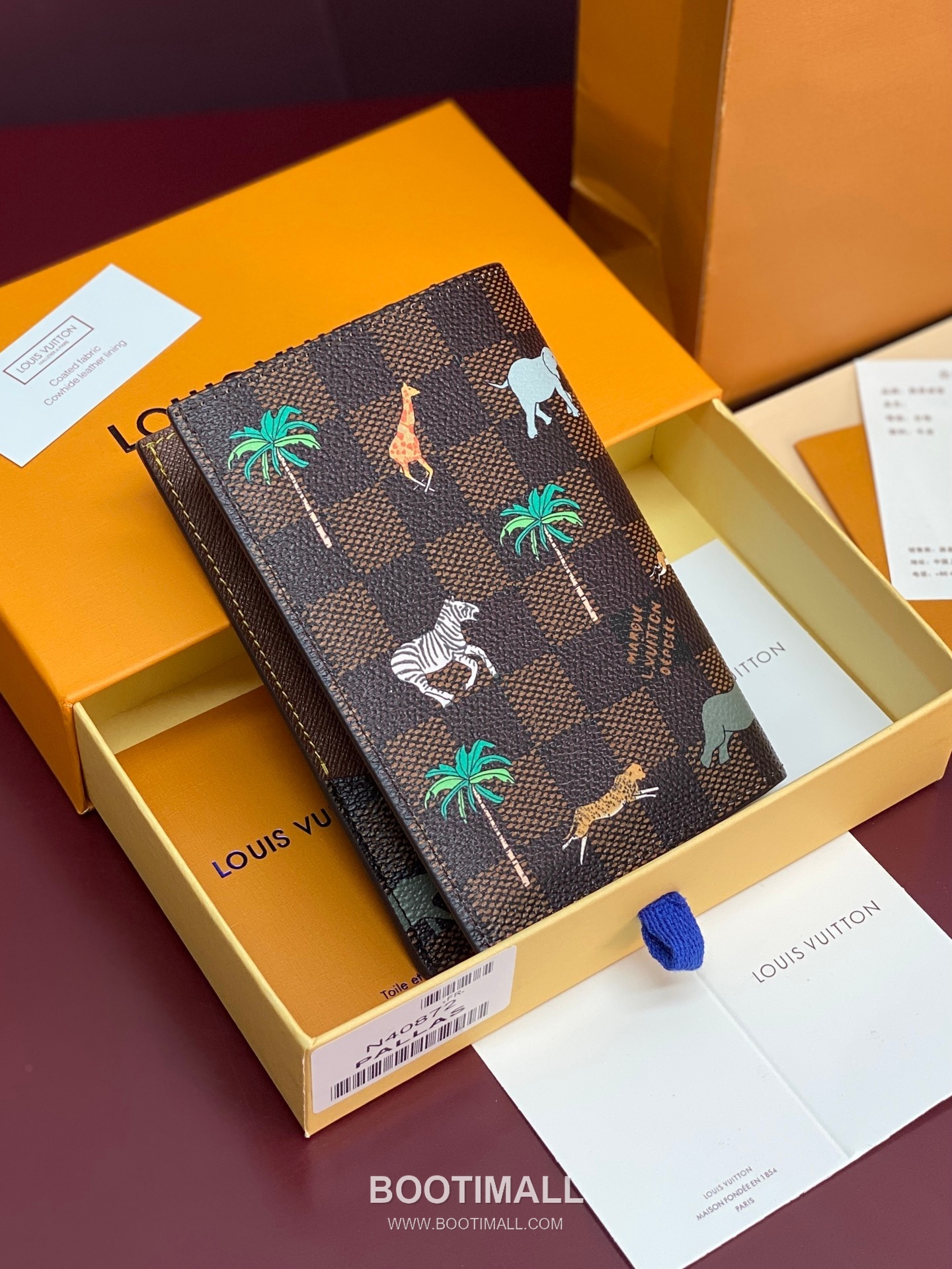 Louis Vuitton Passport Cover N40872 Damier Heritage Canvas Passport Holder 루이비통 패스포트 커버 다미에 헤리티지 캔버스 여권지갑 14cm 2