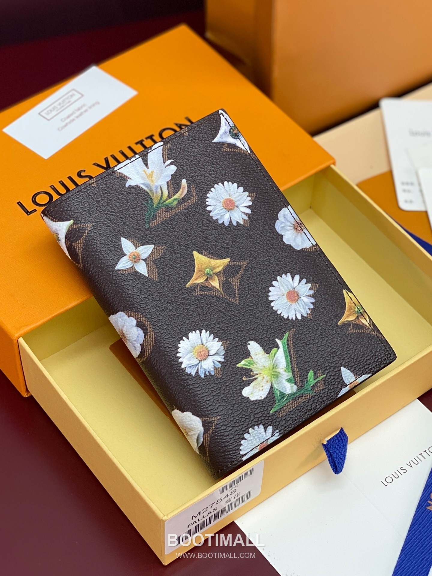 Louis Vuitton Passport Cover M27548 Monogram Floral Coated Canvas Passport Holder 루이비통 패스포트 커버 모노그램 플로럴 코팅 캔버스 여권지갑 14cm 1