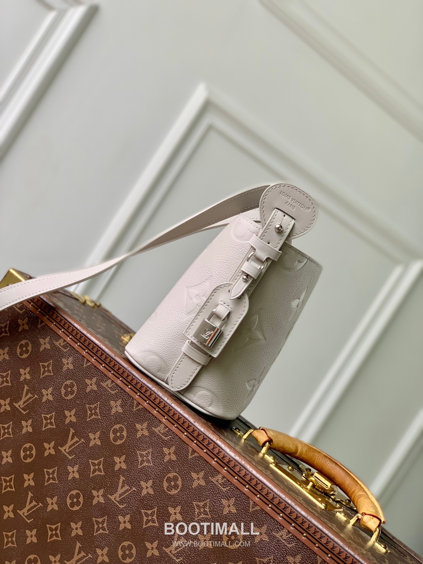 Louis Vuitton All In BB M28342 Monogram Empreinte Leather Shoulder Bag 루이비통 올 인 BB 모노그램 앙프렝뜨 레더 숄더백 16cm 2