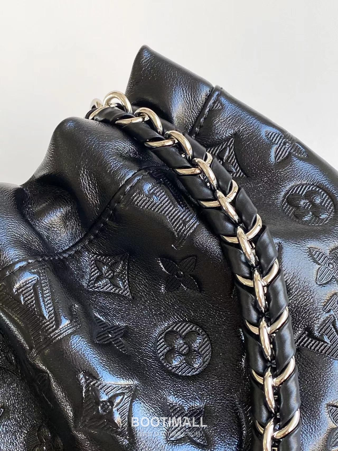Louis Vuitton Noé Trunk Small M13484 Monogram Embossed Lambskin Leather Bucket Bag 루이비통 노에 트렁크 스몰 모노그램 엠보스드 램스킨 레더 버킷백 23cm 5