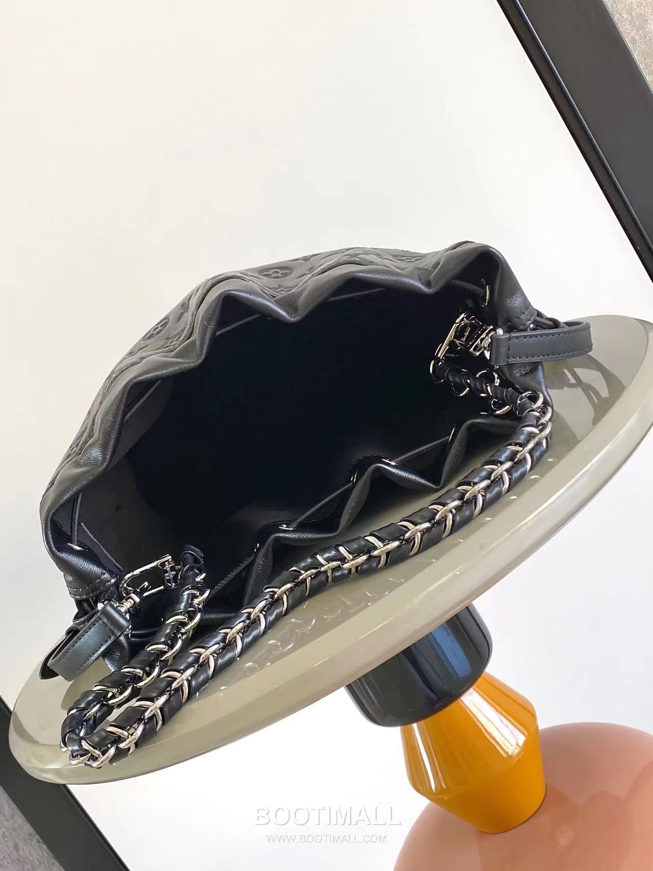 Louis Vuitton Noé Trunk Small M13484 Monogram Embossed Lambskin Leather Bucket Bag 루이비통 노에 트렁크 스몰 모노그램 엠보스드 램스킨 레더 버킷백 23cm 8