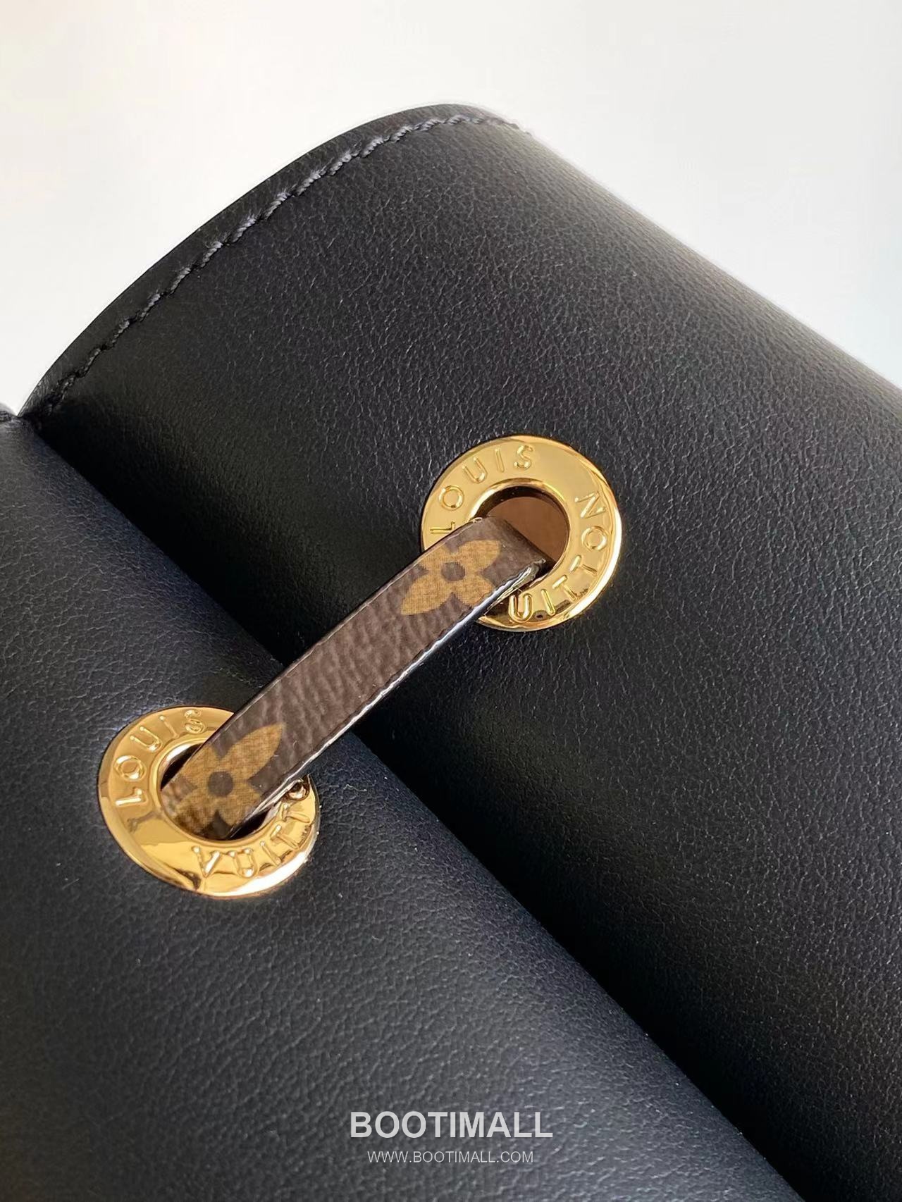 Louis Vuitton Bloom Bag M13843 Calfskin Leather Monogram Canvas Trim Shoulder Bag 루이비통 블룸 백 카프스킨 레더 모노그램 캔버스 트림 숄더백 21cm 7