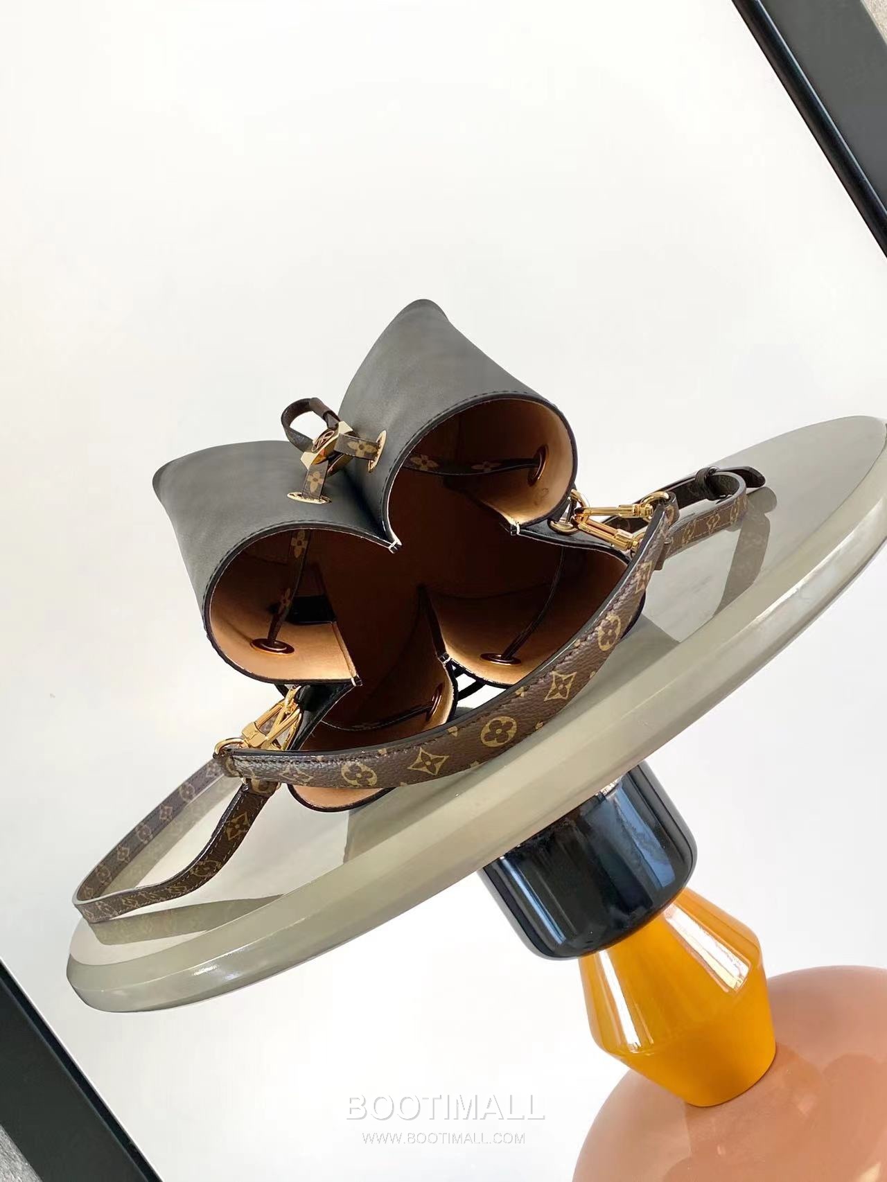 Louis Vuitton Bloom Bag M13843 Calfskin Leather Monogram Canvas Trim Shoulder Bag 루이비통 블룸 백 카프스킨 레더 모노그램 캔버스 트림 숄더백 21cm 8