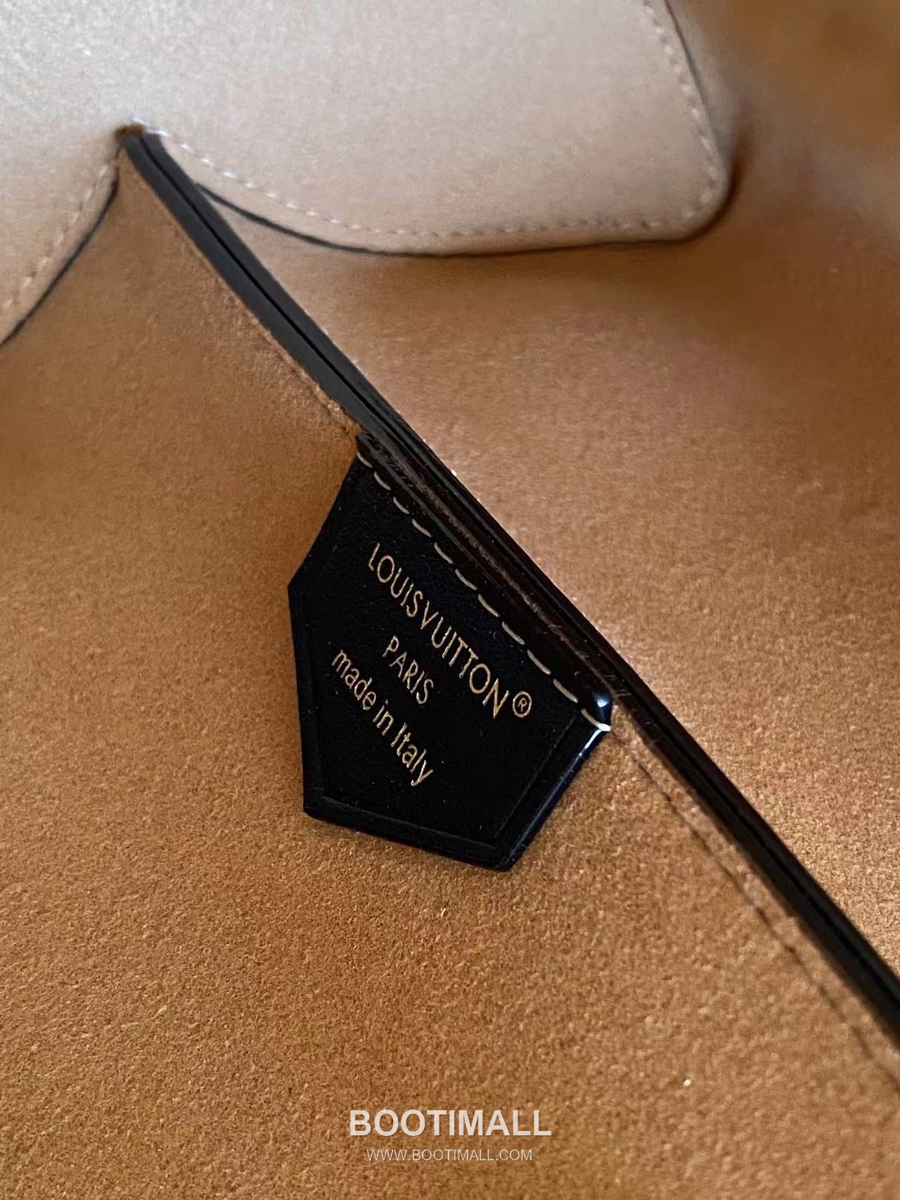 Louis Vuitton Bloom Bag M13843 Calfskin Leather Monogram Canvas Trim Shoulder Bag 루이비통 블룸 백 카프스킨 레더 모노그램 캔버스 트림 숄더백 21cm 9