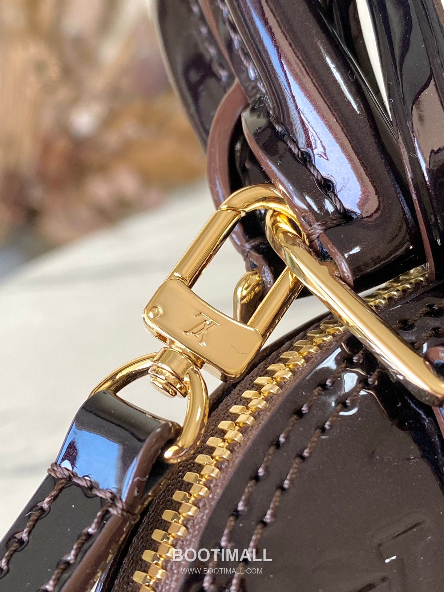 Louis Vuitton Alma BB M27172 Epi Patent Embossed Leather Shoulder Bag 루이비통 알마 BB 에피 페이턴트 엠보스 레더 숄더백 25cm 7