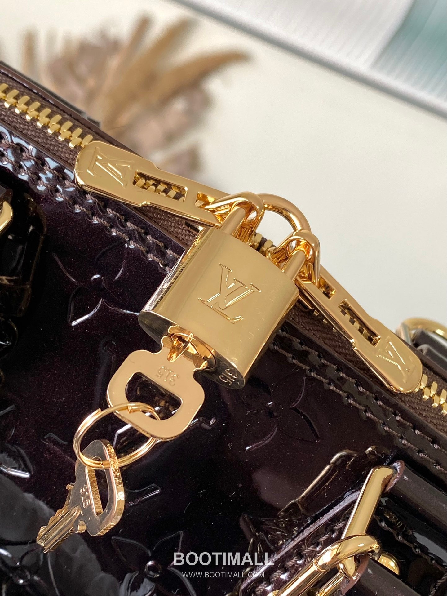 Louis Vuitton Alma BB M27172 Epi Patent Embossed Leather Shoulder Bag 루이비통 알마 BB 에피 페이턴트 엠보스 레더 숄더백 25cm 8