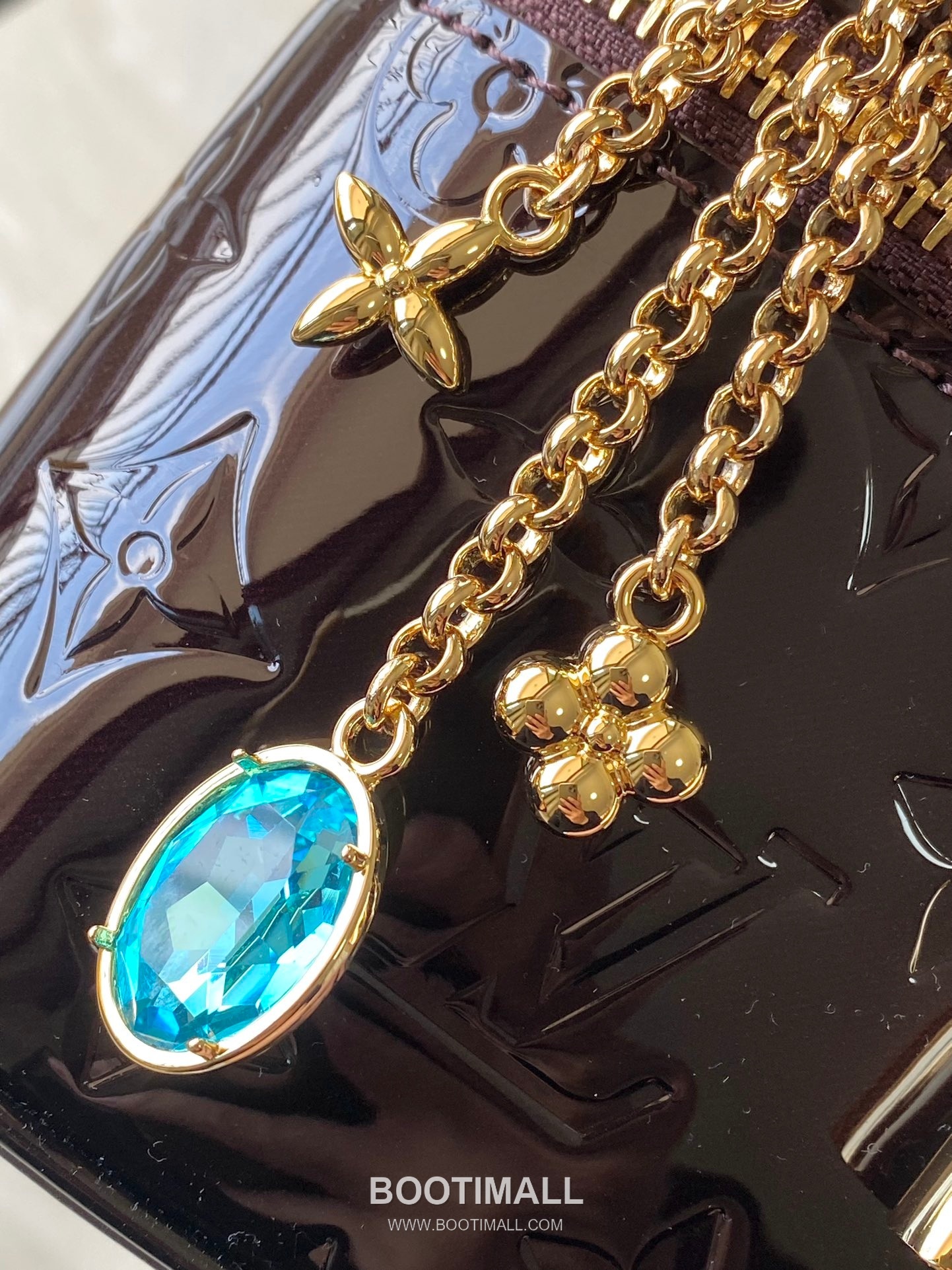 Louis Vuitton Vanity Chain Pouch M28334 Monogram Miroir Coated Canvas Shoulder Bag 루이비통 바니티 체인 파우치 모노그램 미루아 코팅 캔버스 숄더백 19cm 6