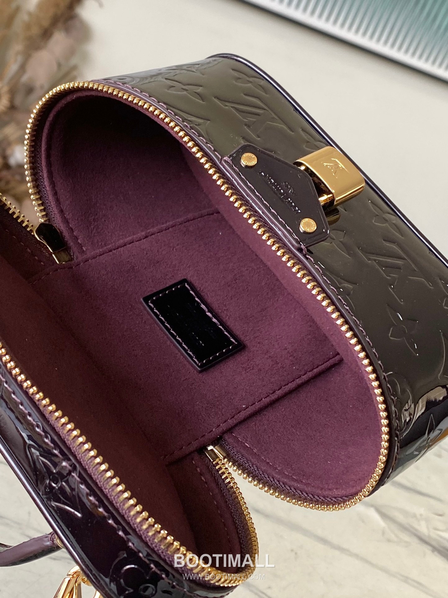 Louis Vuitton Vanity Chain Pouch M28334 Monogram Miroir Coated Canvas Shoulder Bag 루이비통 바니티 체인 파우치 모노그램 미루아 코팅 캔버스 숄더백 19cm 11