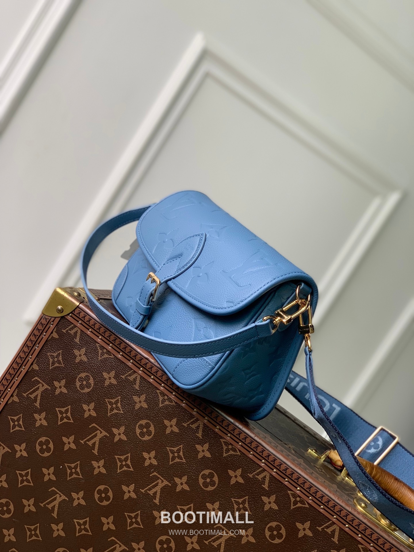 Louis Vuitton Diane M27362 Monogram Empreinte Leather Shoulder Bag 루이비통 다이앤 모노그램 앙프렝뜨 레더 숄더백 24cm 2